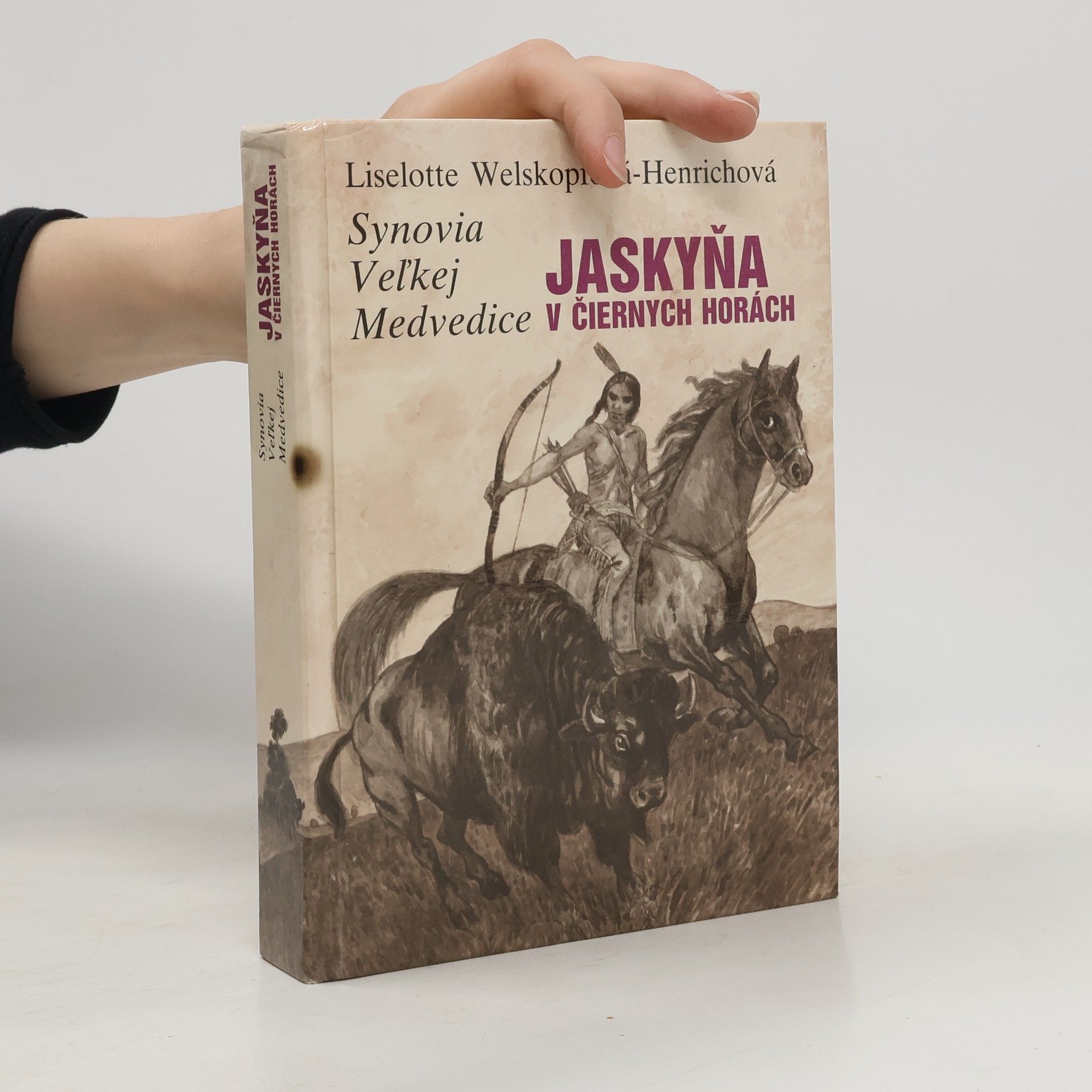 Liselotte Welskopfová-Henrichová Synovia Veľkej Medvedice III. diel. Jaskyňa v Čiernych horách