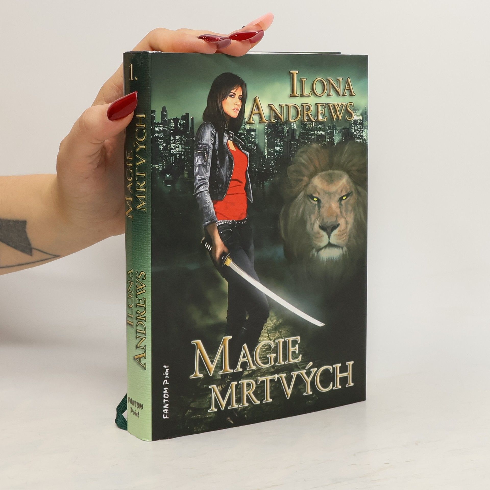 Ilona Andrews Magie mrtvých