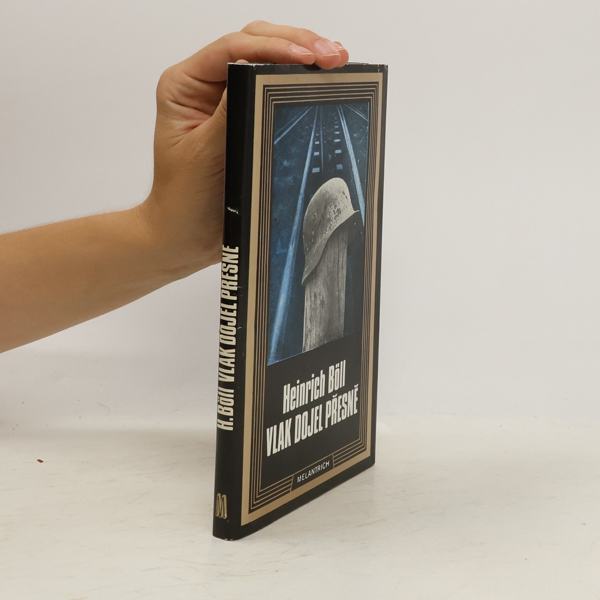 Heinrich Böll Vlak dojel přesně