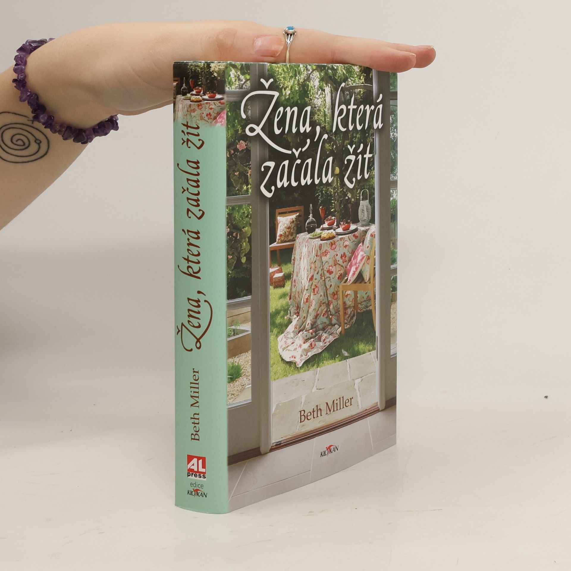 Beth Miller Žena, která začala žít