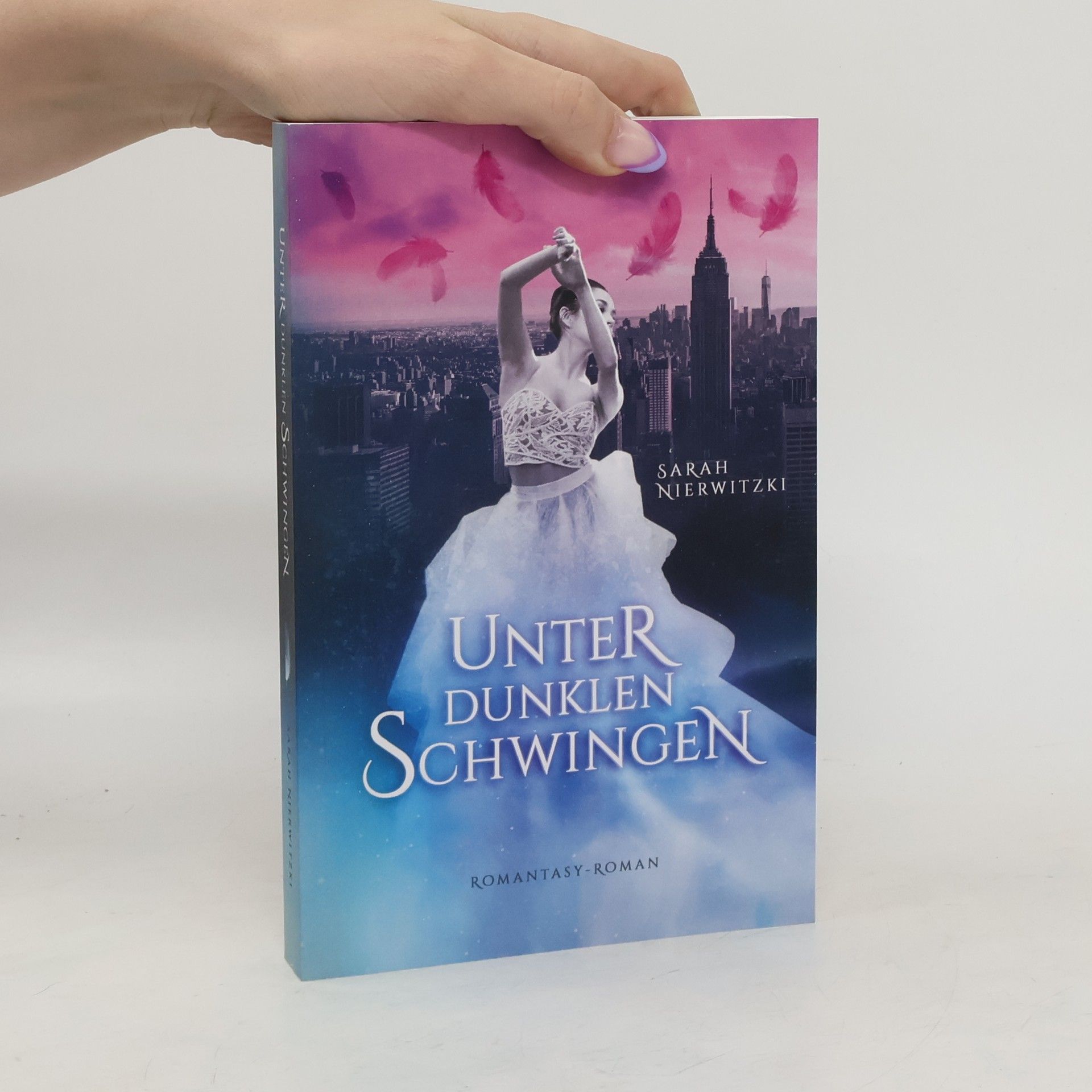 Sarah Nierwitzki Unter dunklen Schwingen
