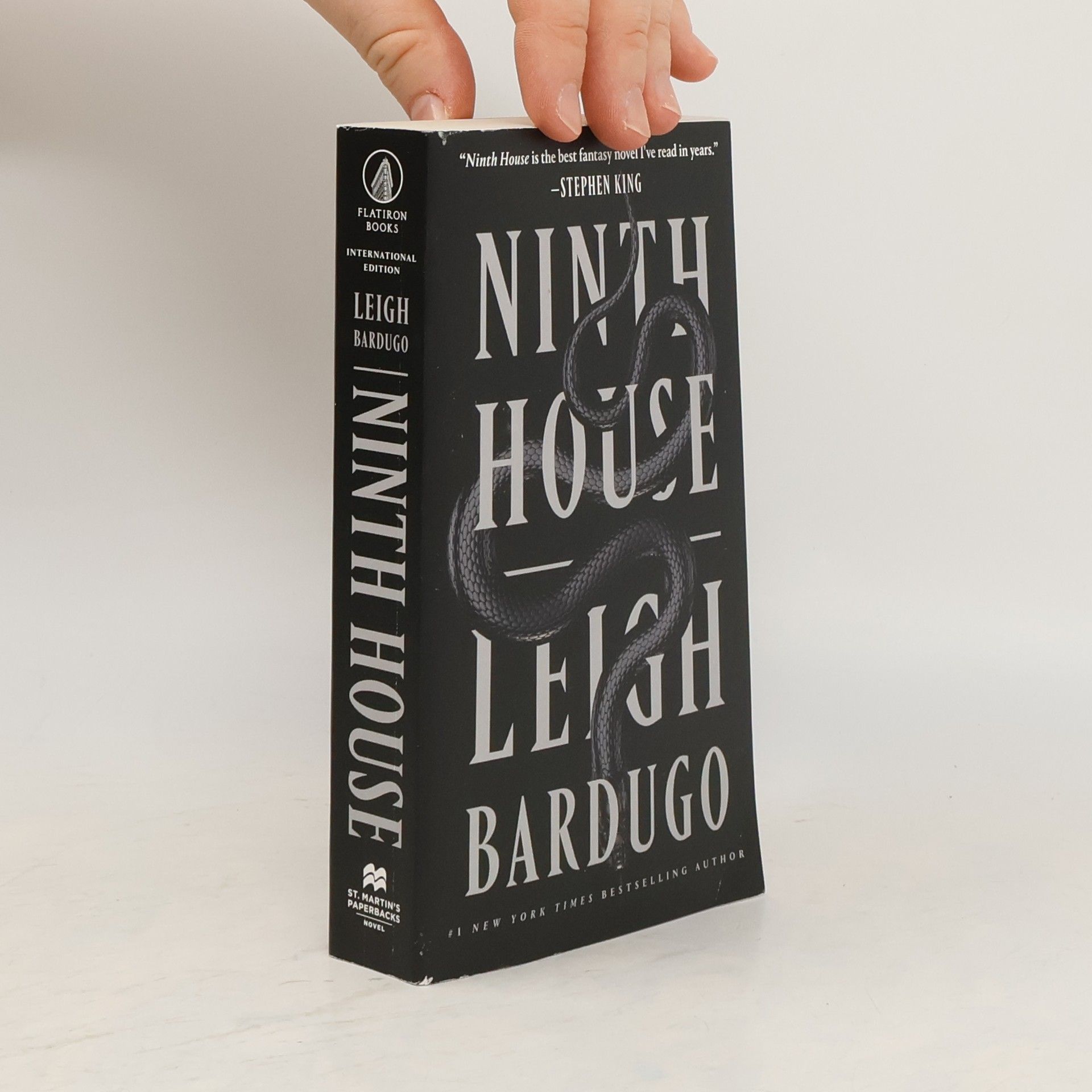 Leigh Bardugo Ninth House