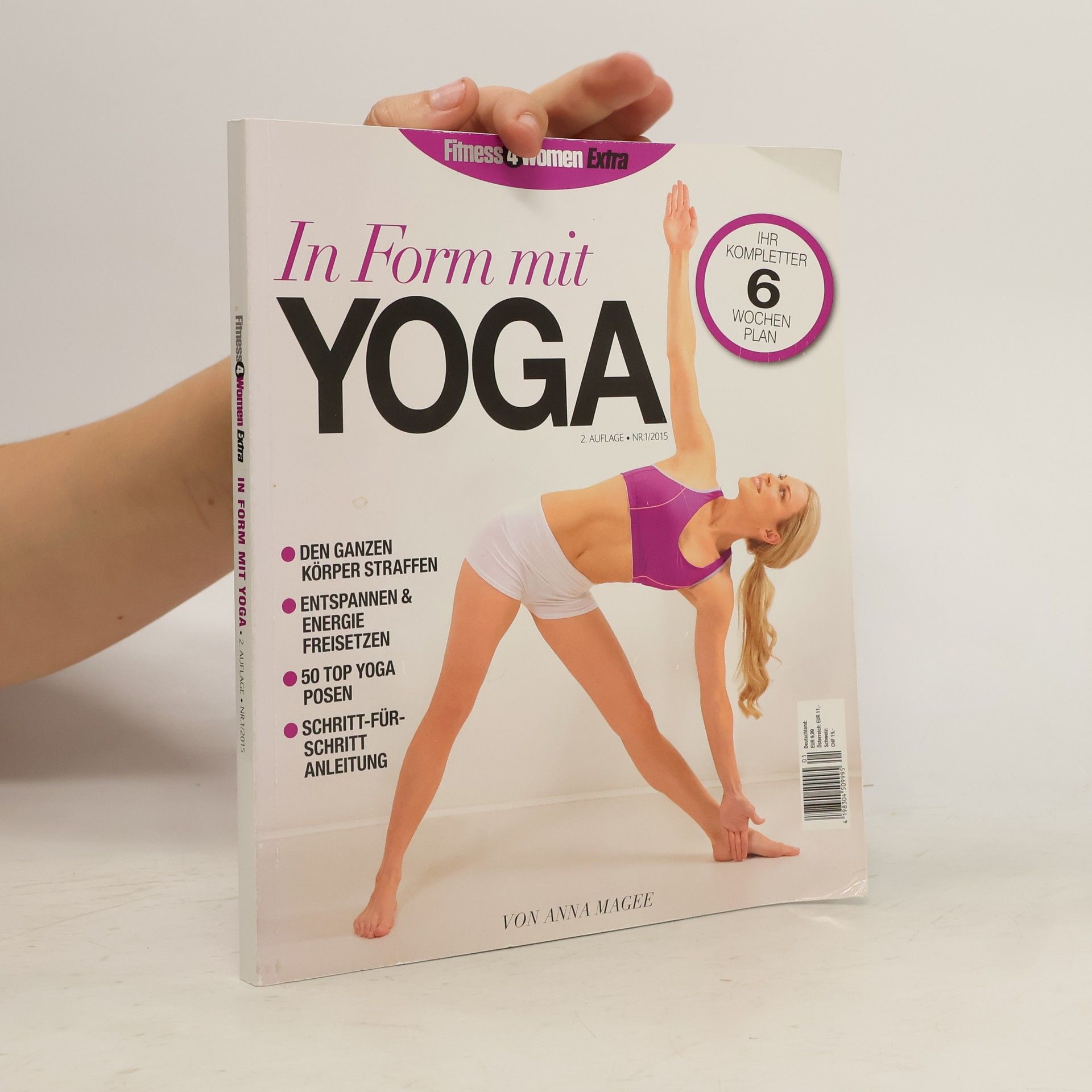 Anna Magee In Form mit Yoga