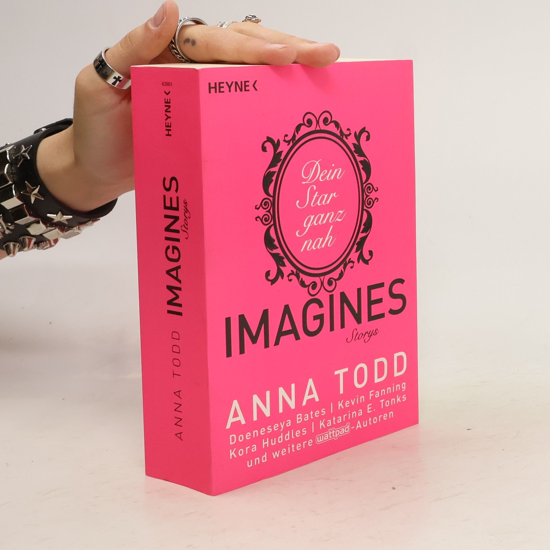 Anna Todd Imagines