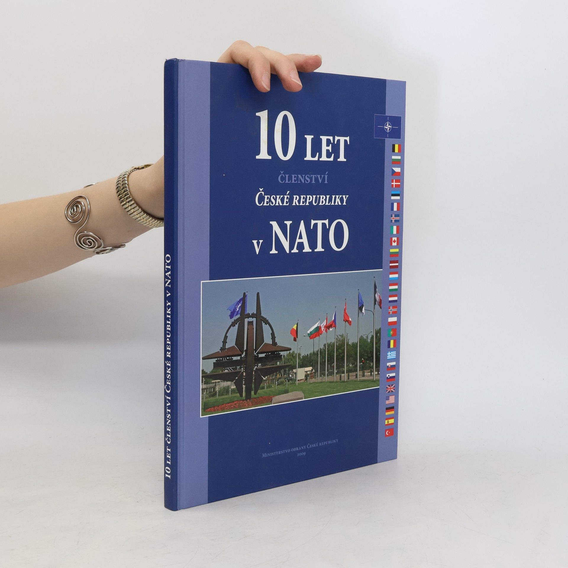 Autorenkollektiv 10 let členství České republiky v NATO