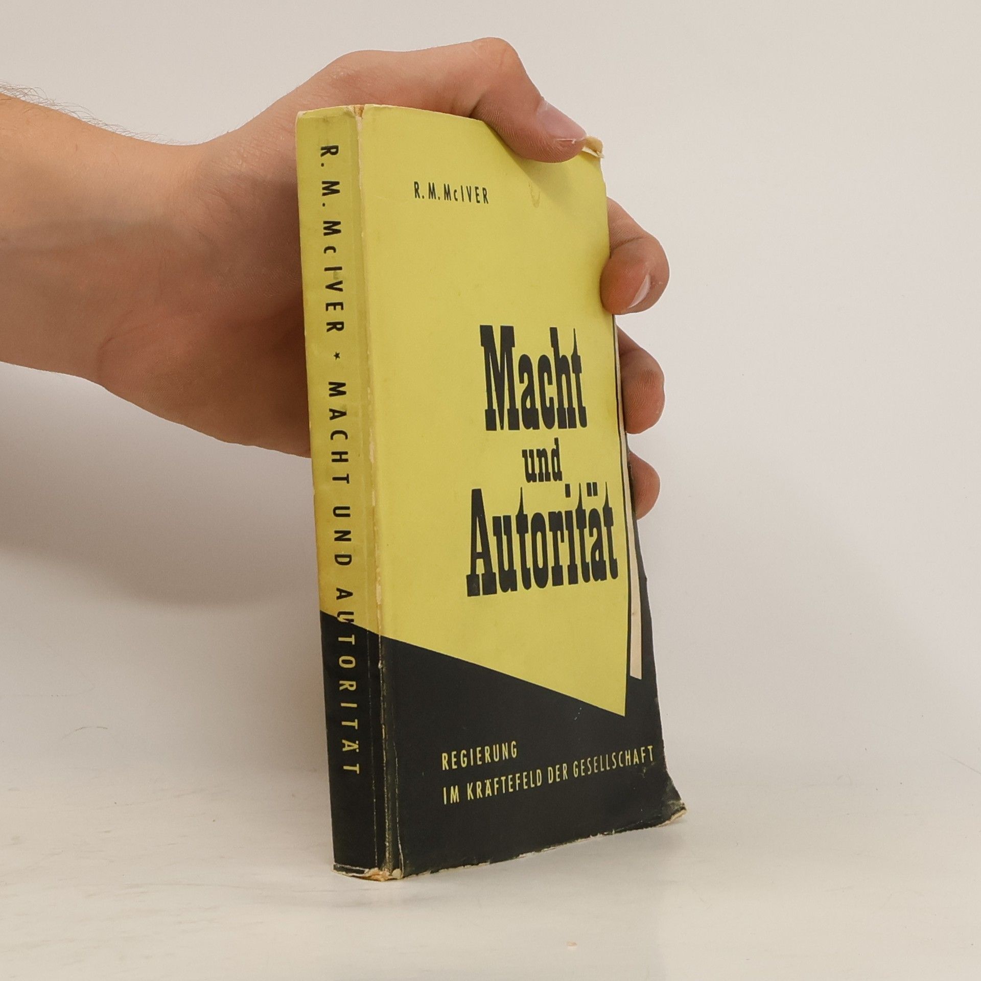 R. M. McIver Macht und Autorität