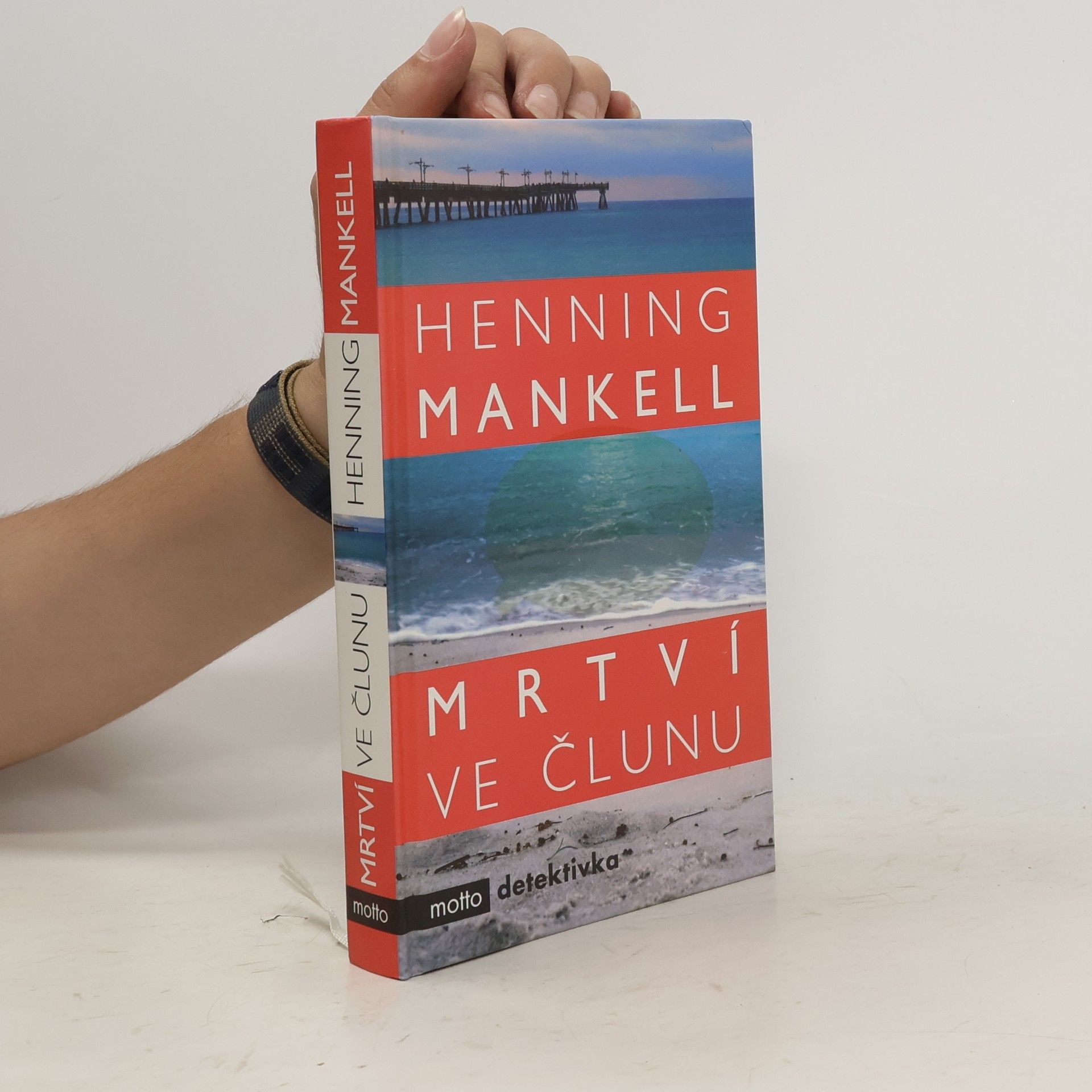 Henning Mankell Mrtví ve člunu