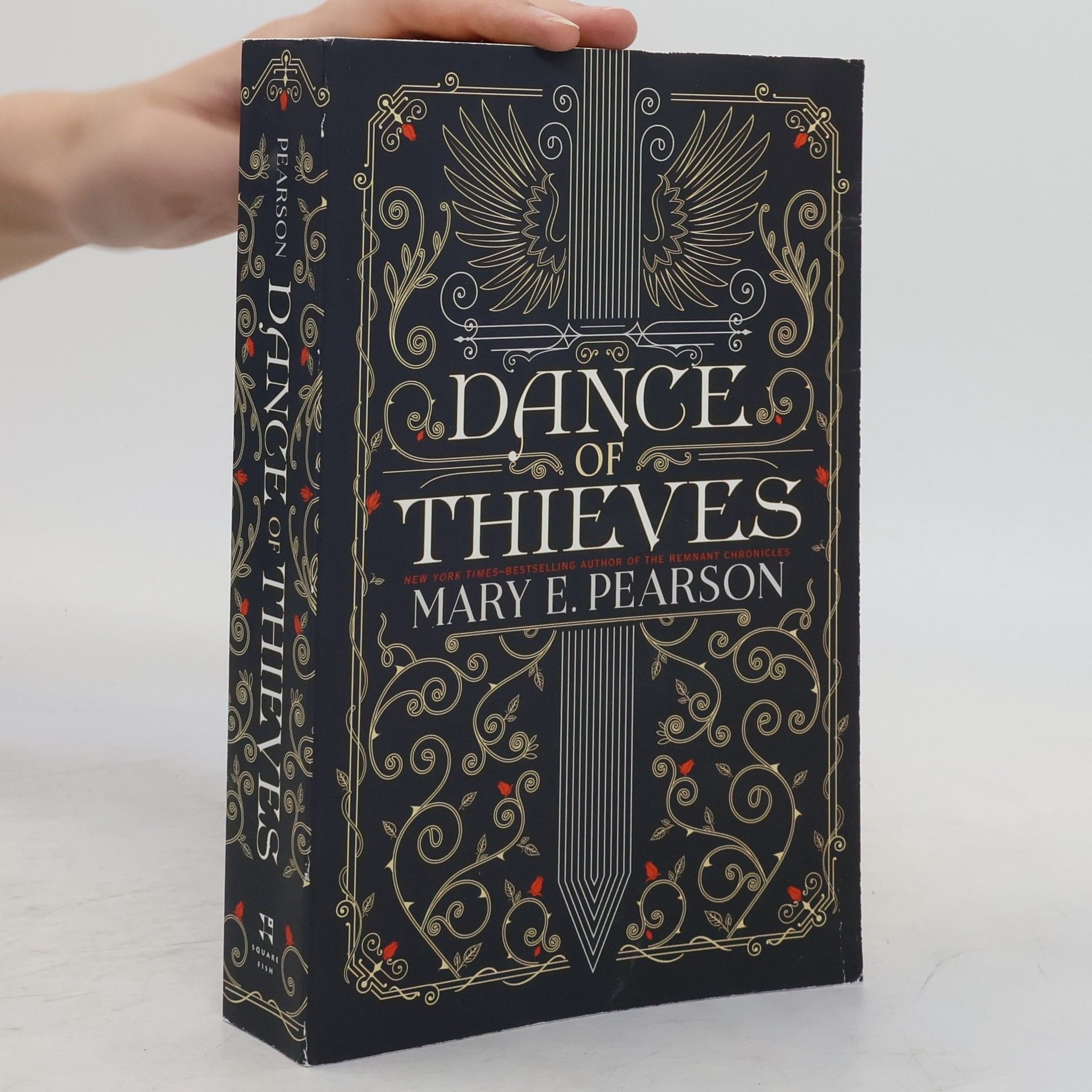 Mary E. Pearson Dance of Thieves