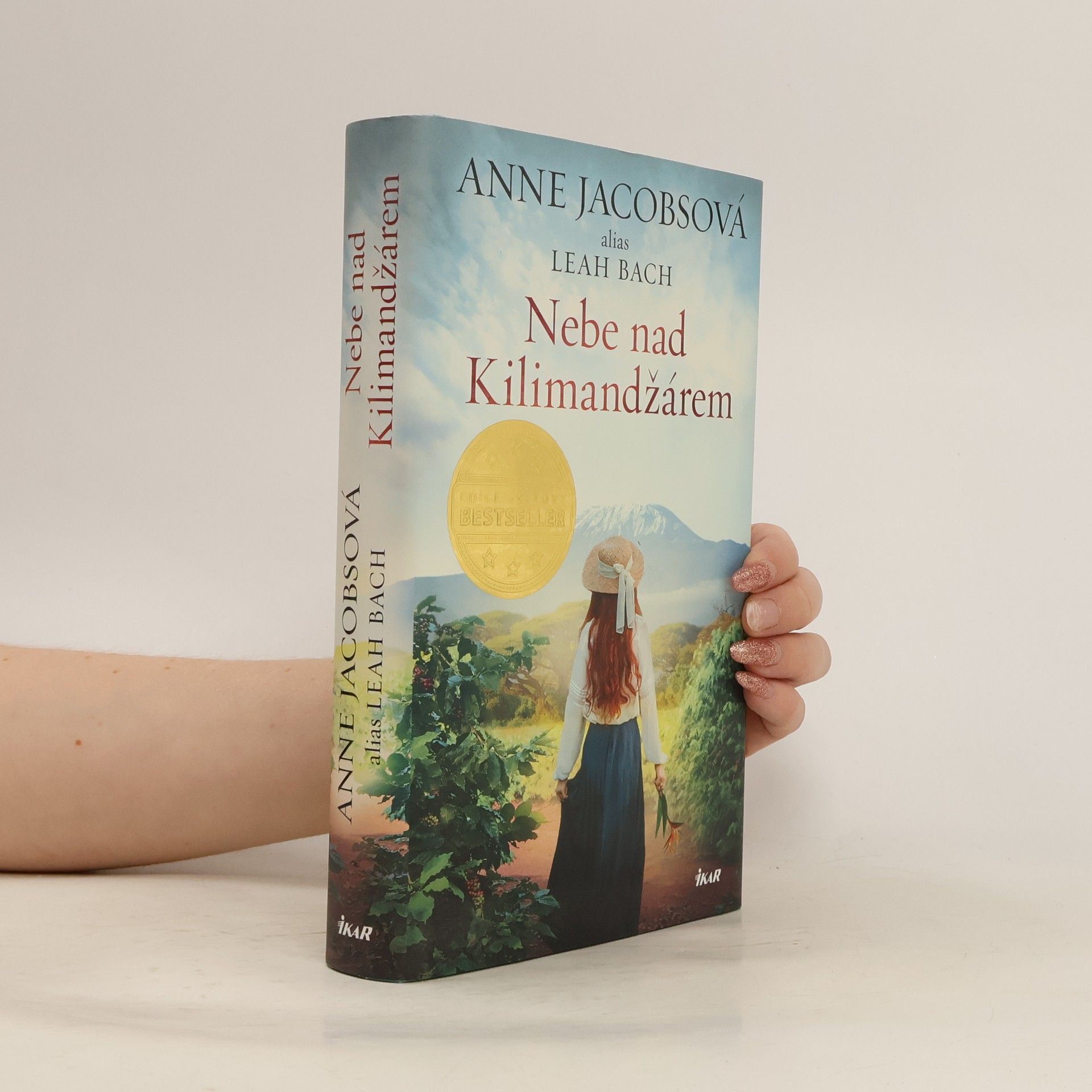 Anne Jacobs Nebe nad Kilimandžárem