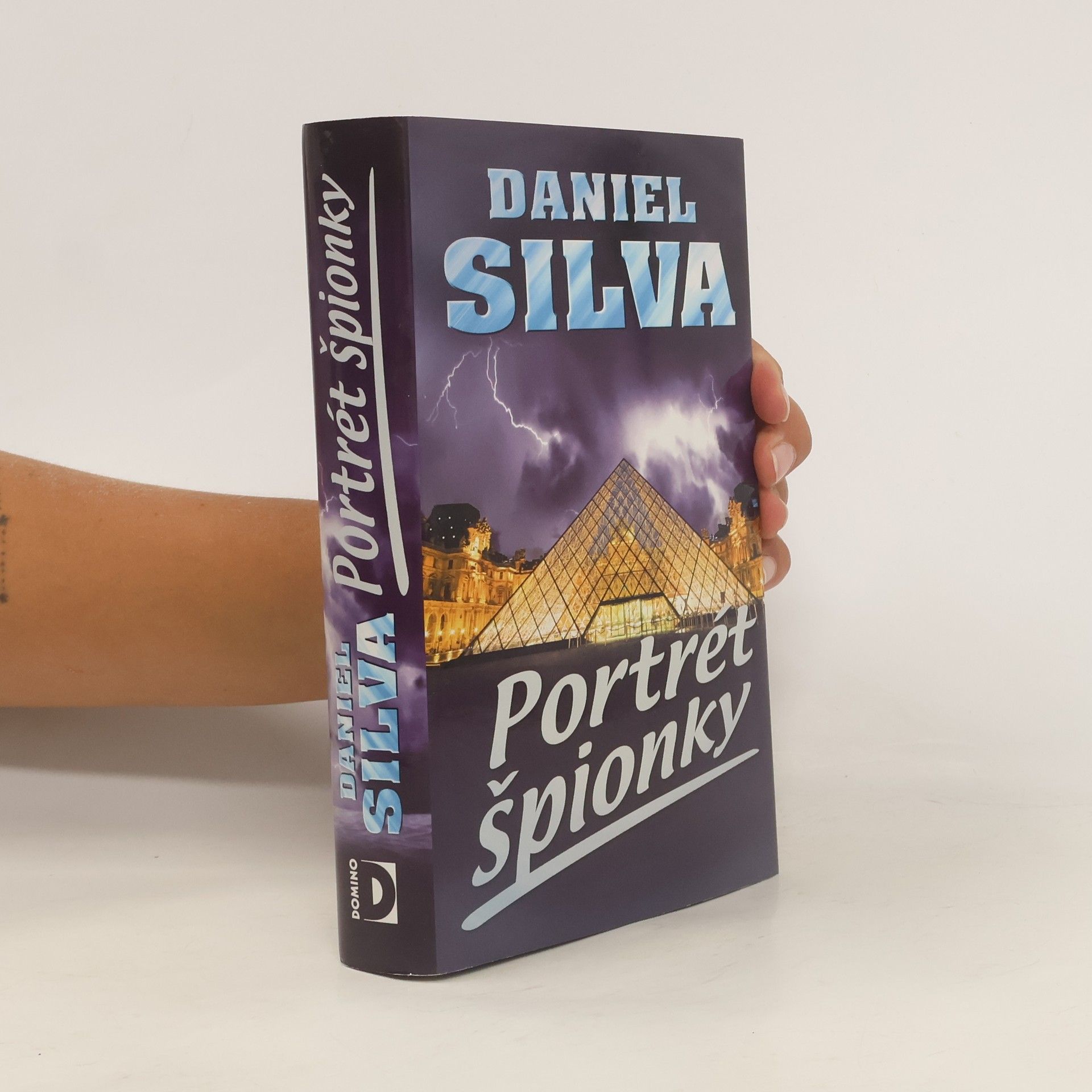 Daniel Silva Portrét špionky
