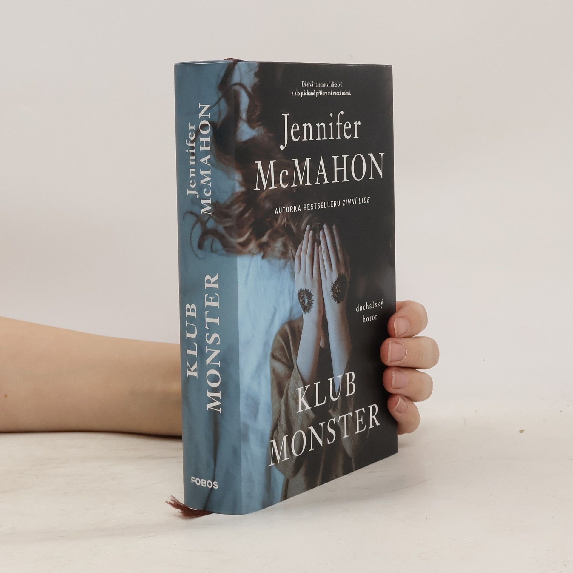 Jennifer McMahon Klub monster