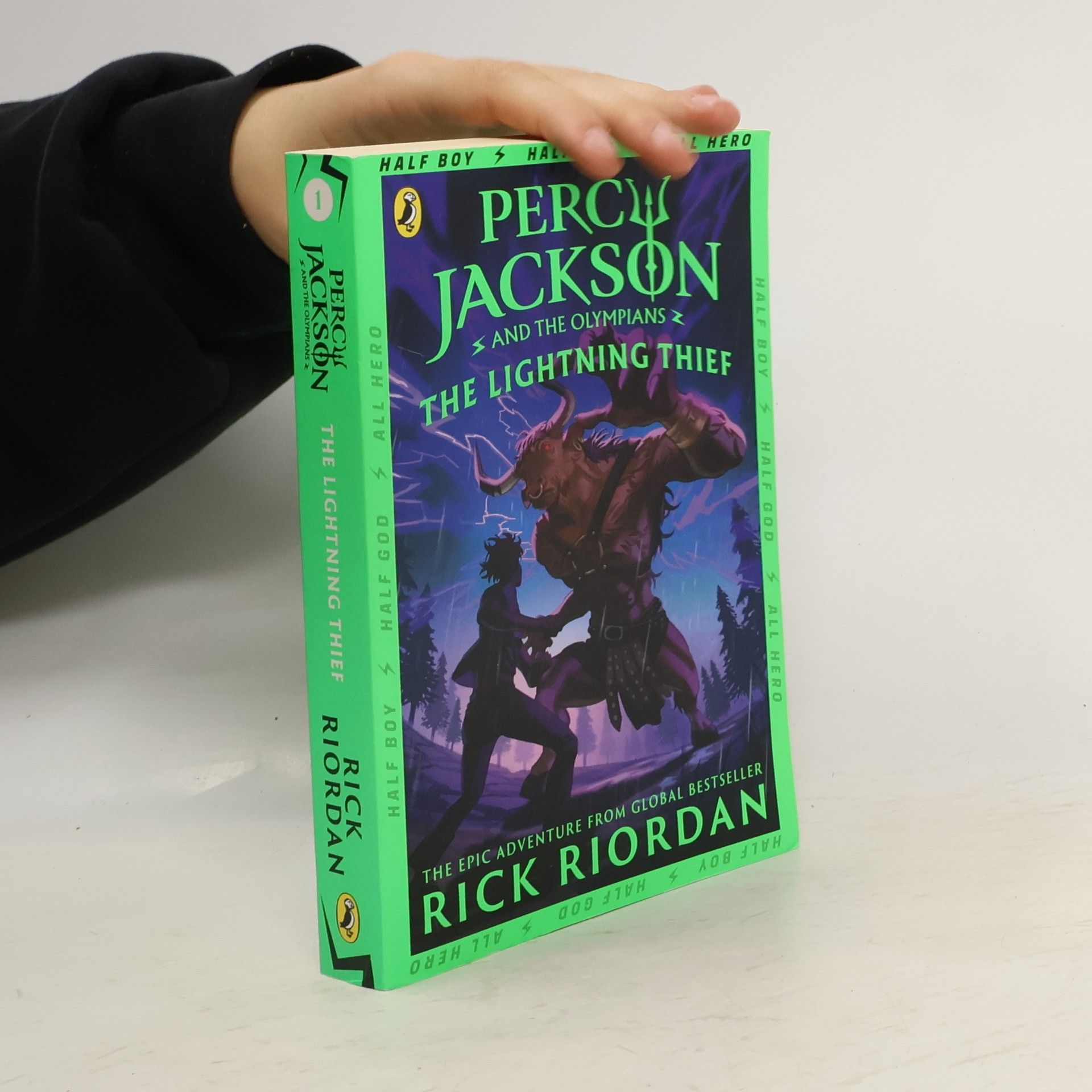 Rick Riordan Percy Jackson and the lightning thief