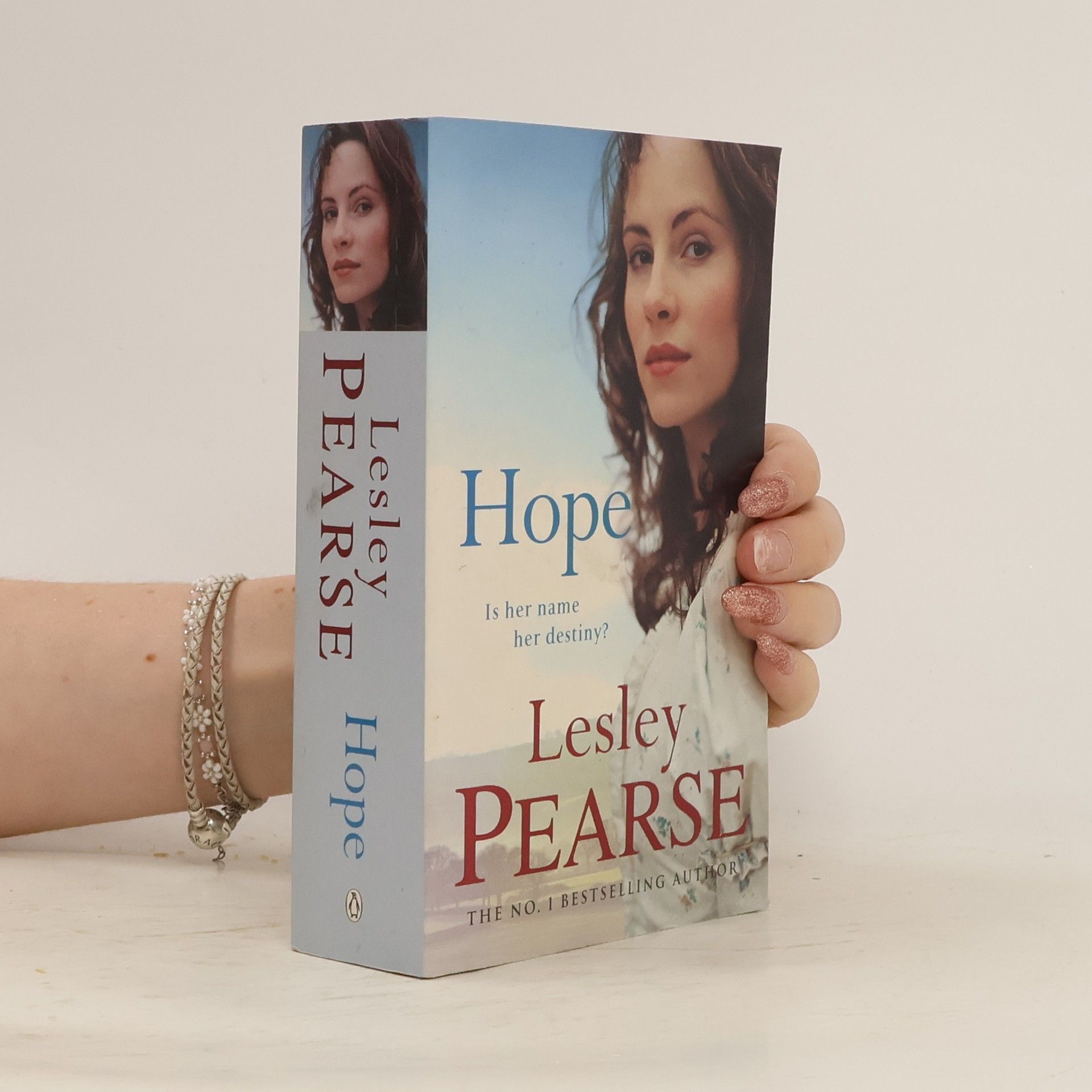 Lesley Pearse Hope