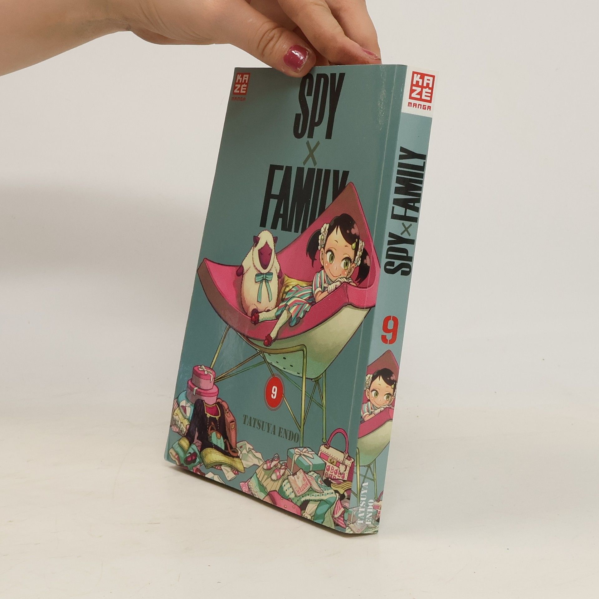 Tacuja Endó Spy X Family 9