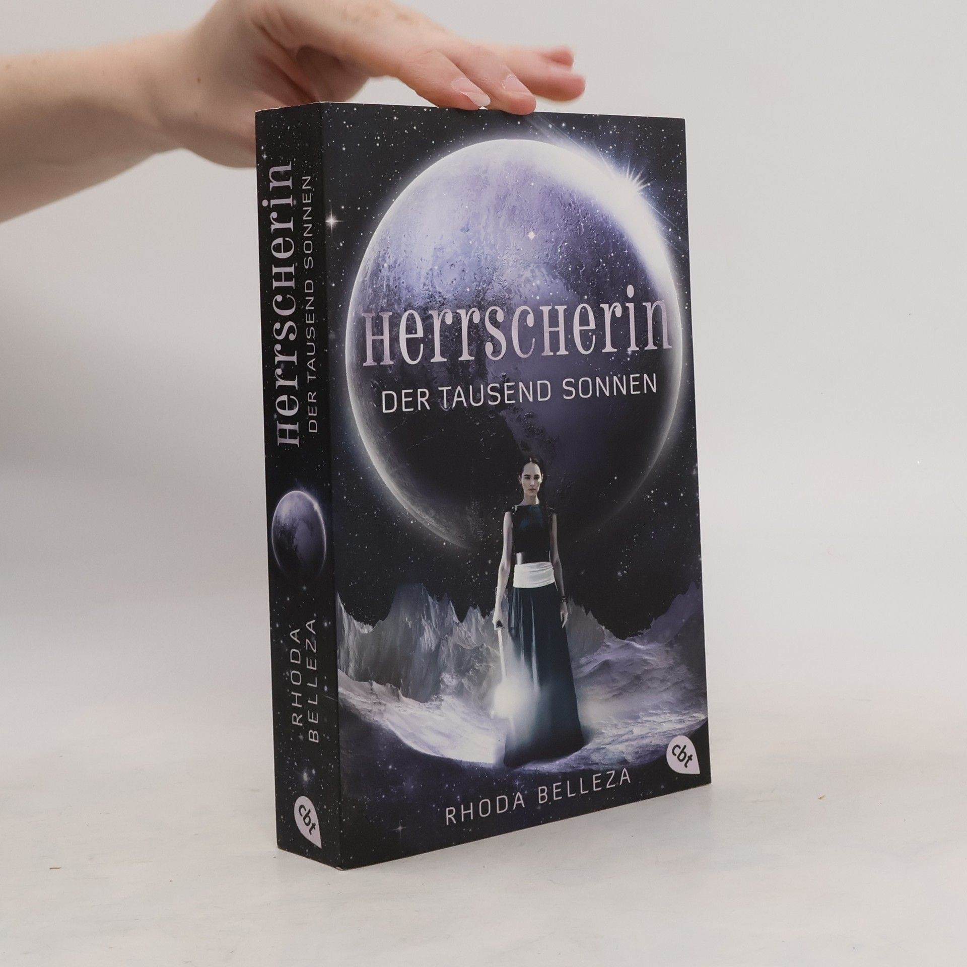 Rhoda Belleza Herrscherin der tausend Sonnen
