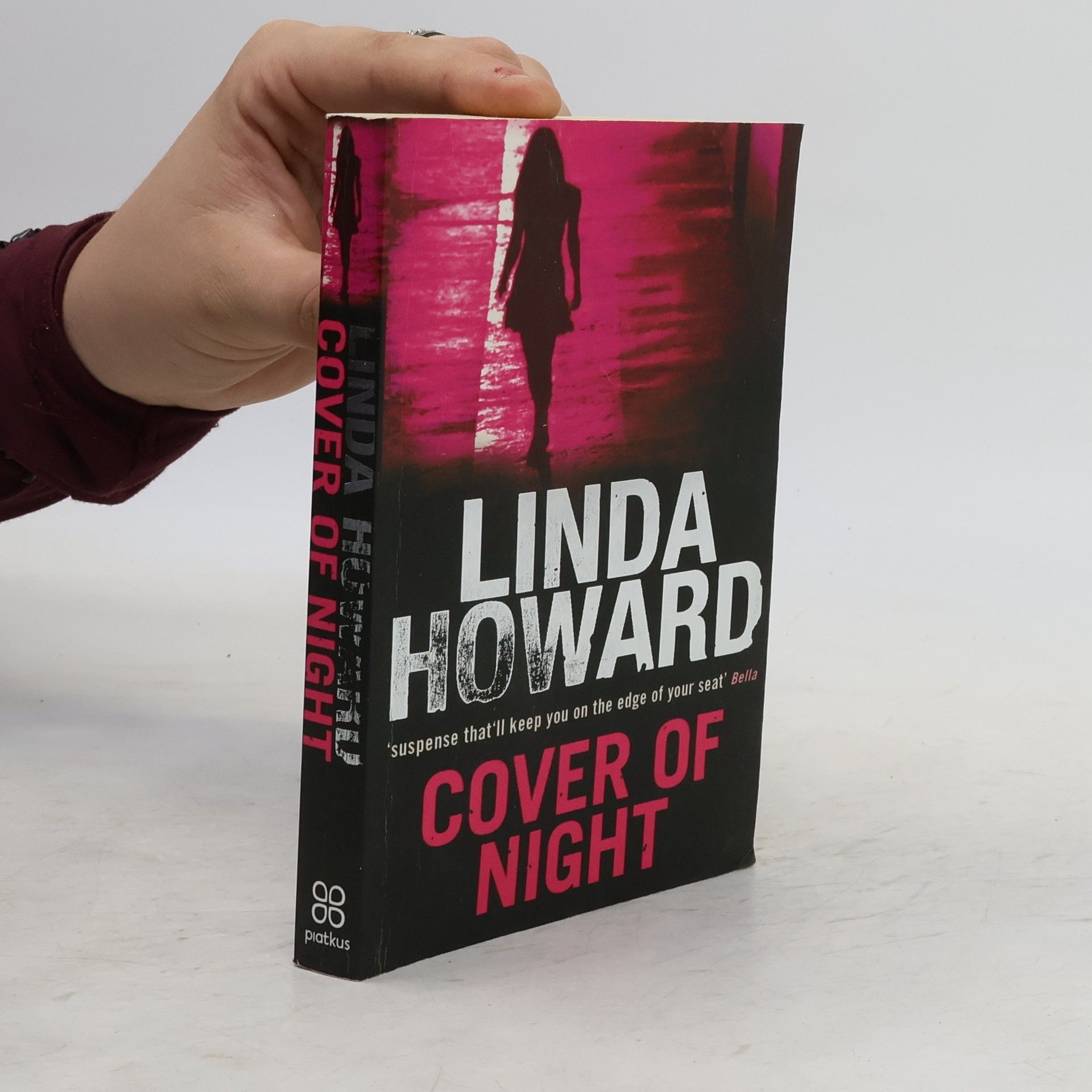 Linda Howard Cover of night