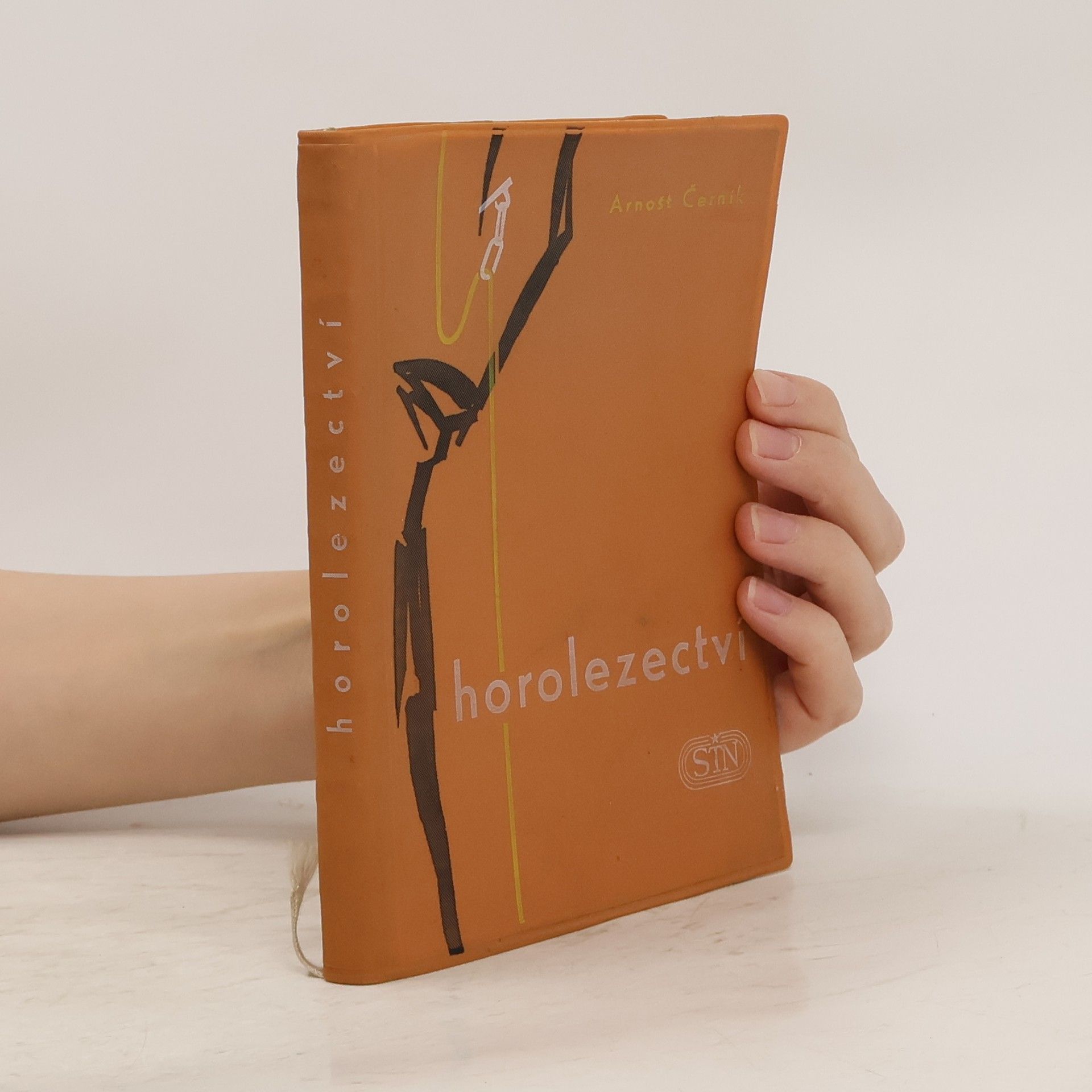 Arnošt Černík Horolezectví. Příručka pro školení vedoucích a cvičitelů