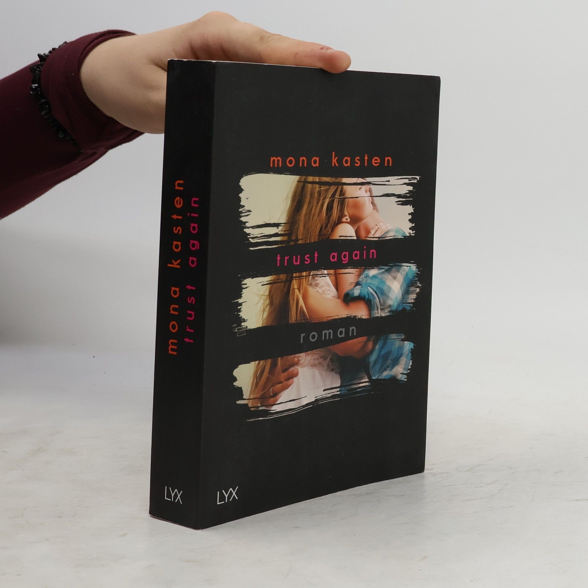 Mona Kasten Trust again