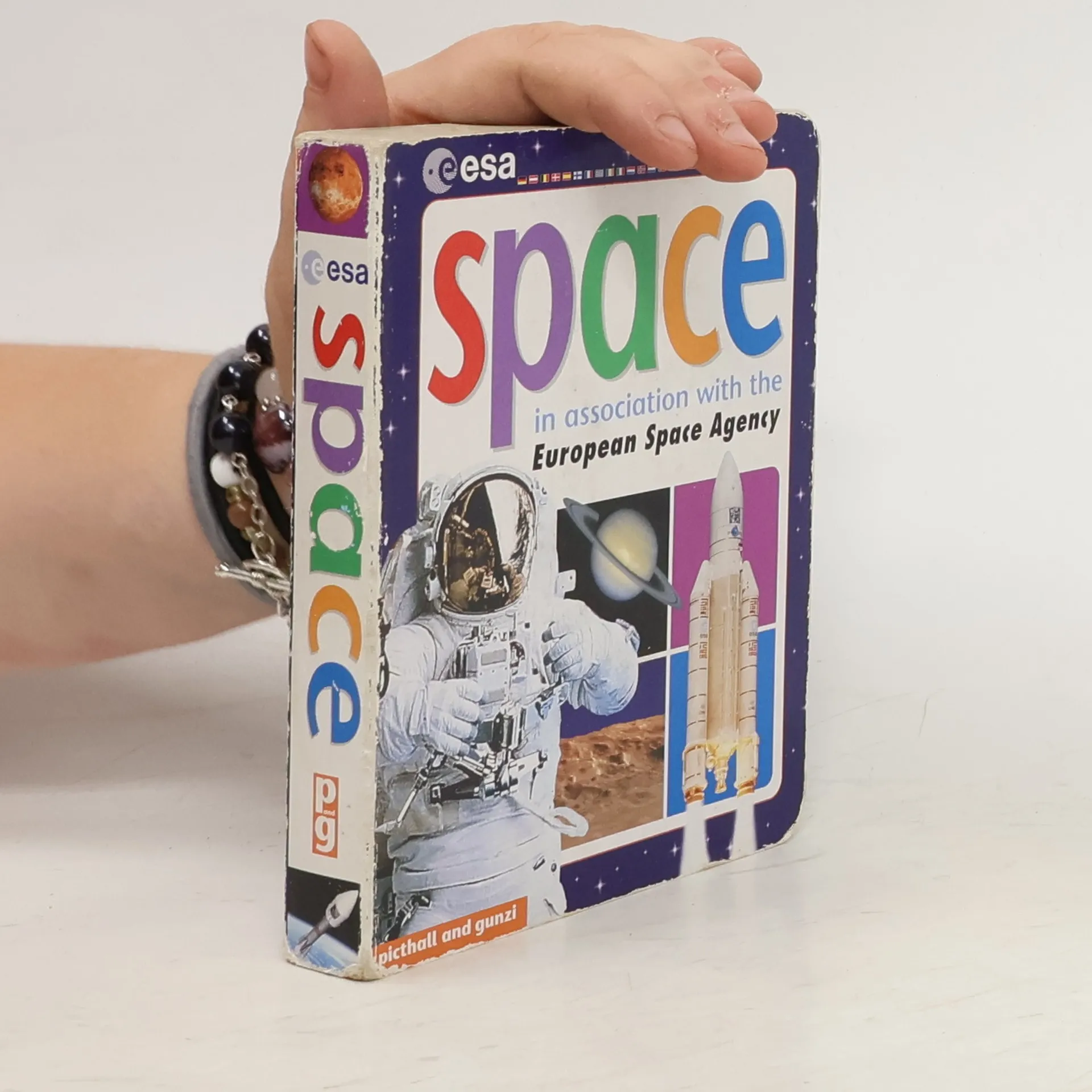 Space | Picthall | English | Book