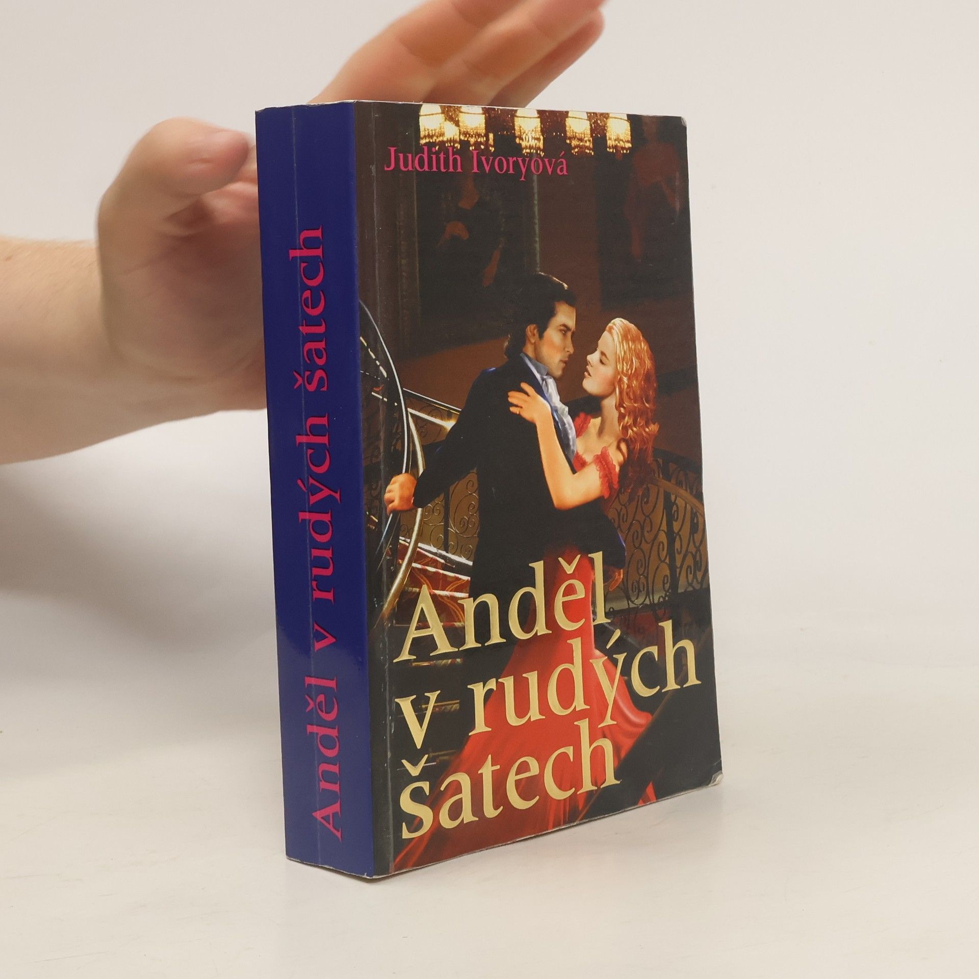 Judith Ivory Anděl v rudých šatech