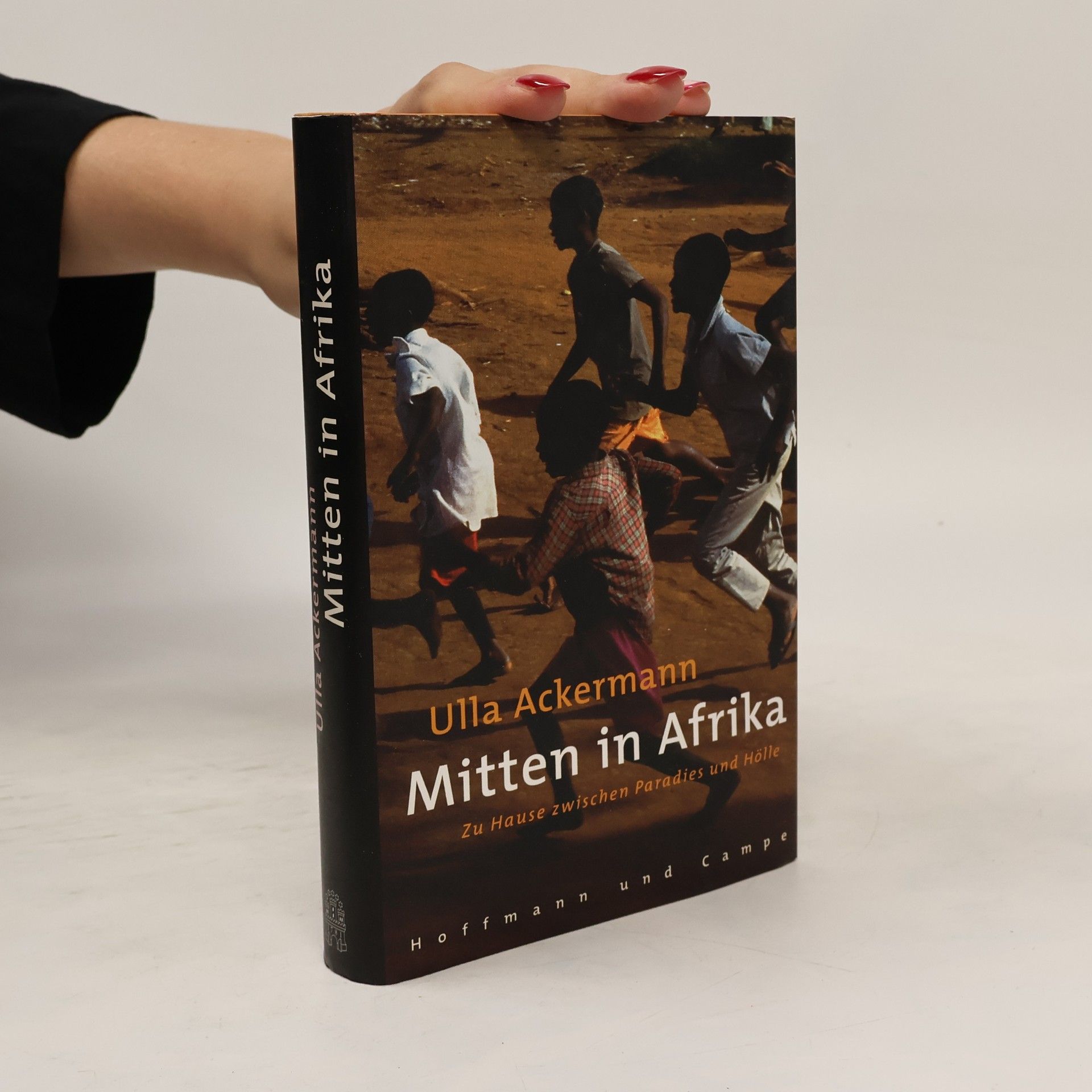 Ulla Ackermann Mitten in Afrika