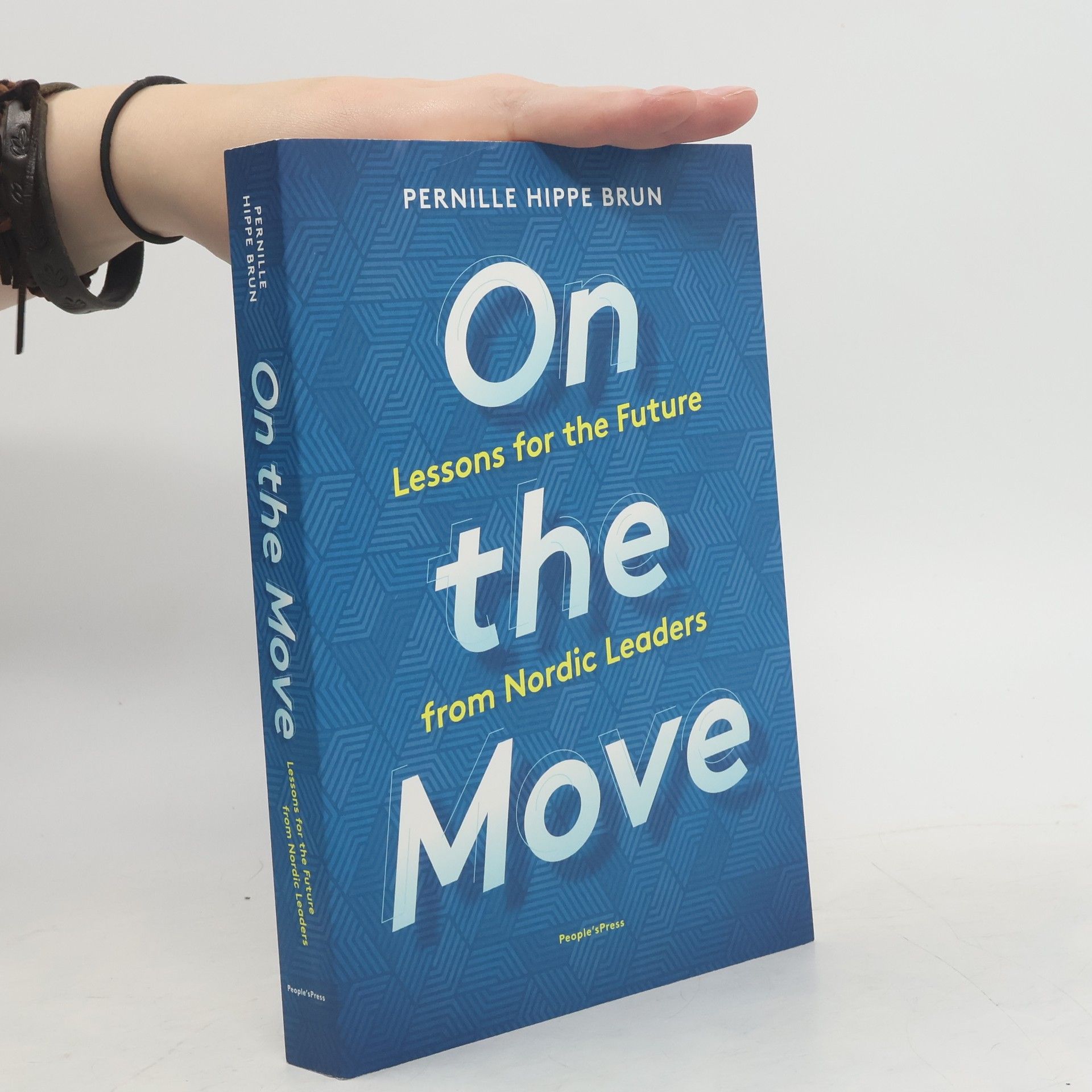 Pernille Hippe Brun On the Move