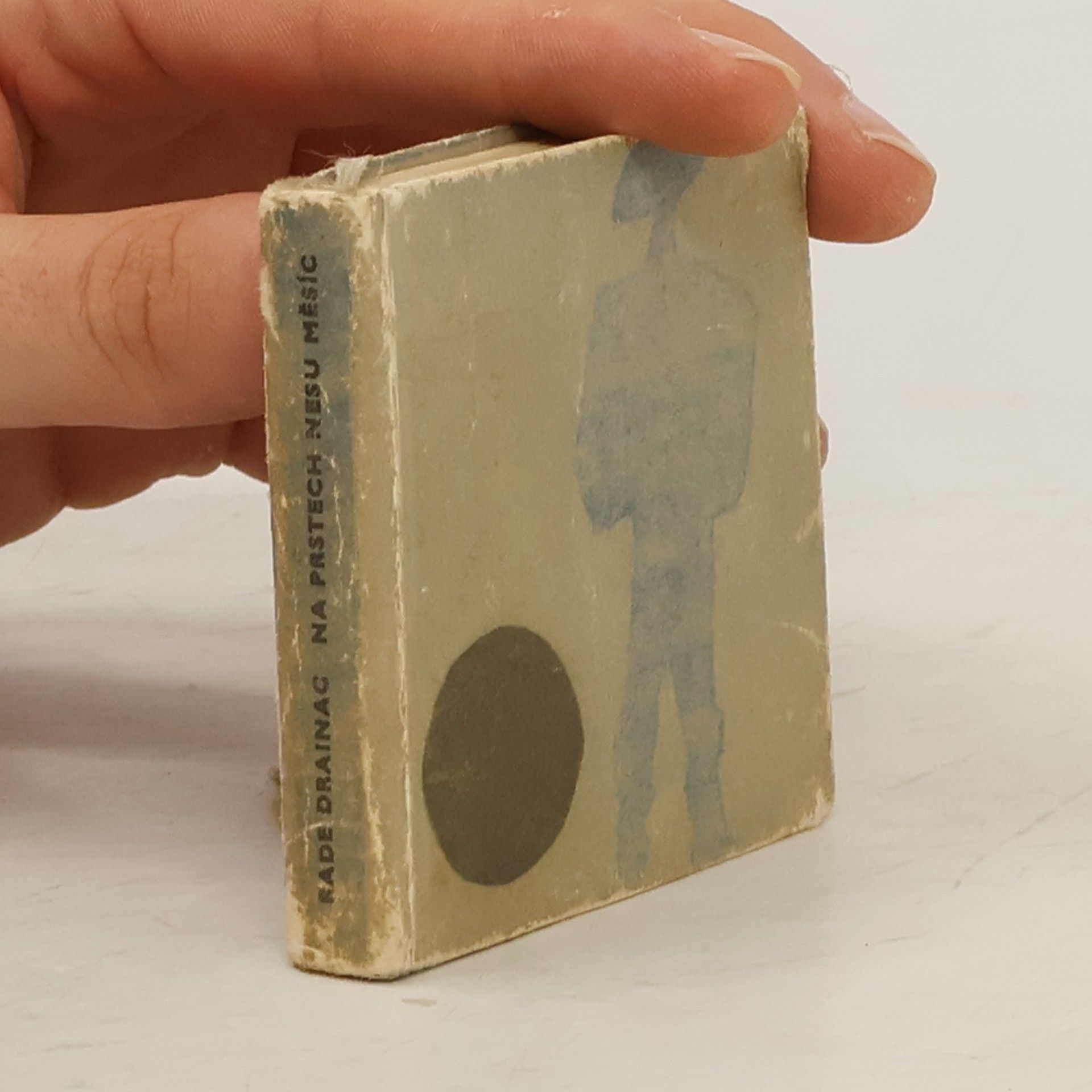 Rade Drainac Na prstech nesu měsíc