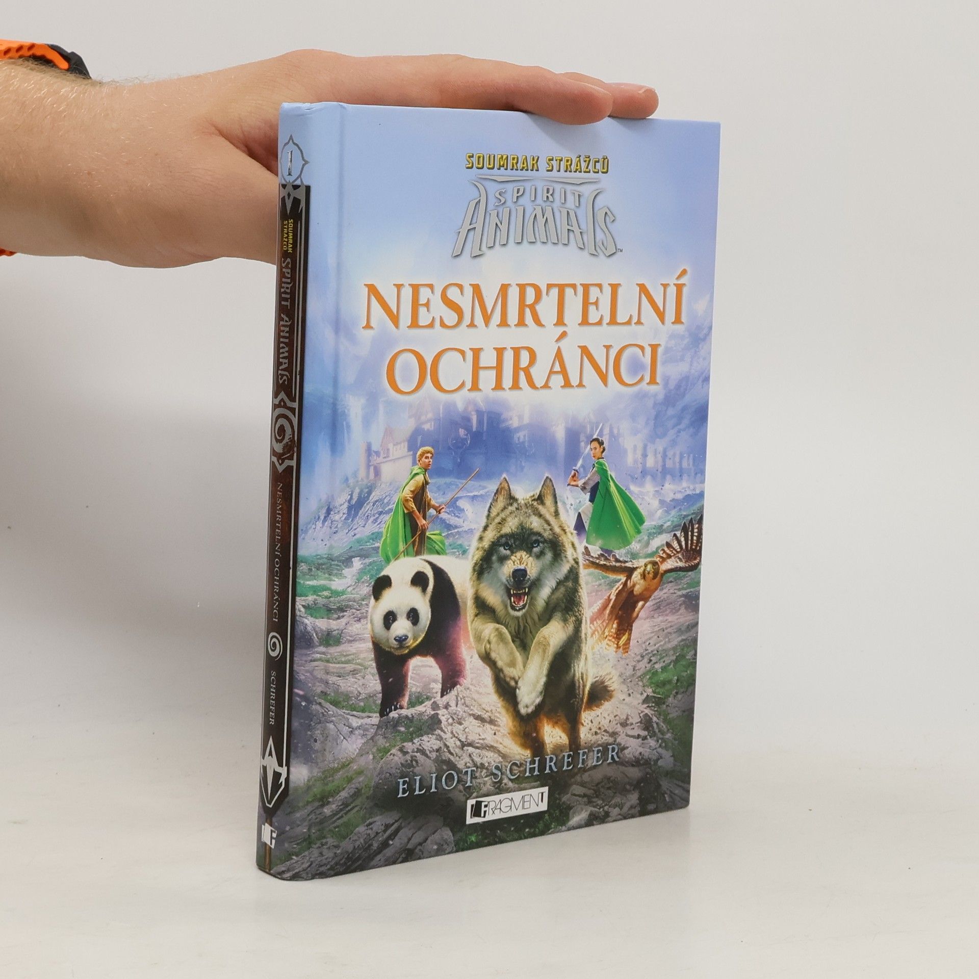 Eliot Schrefer Nesmrtelní ochránci