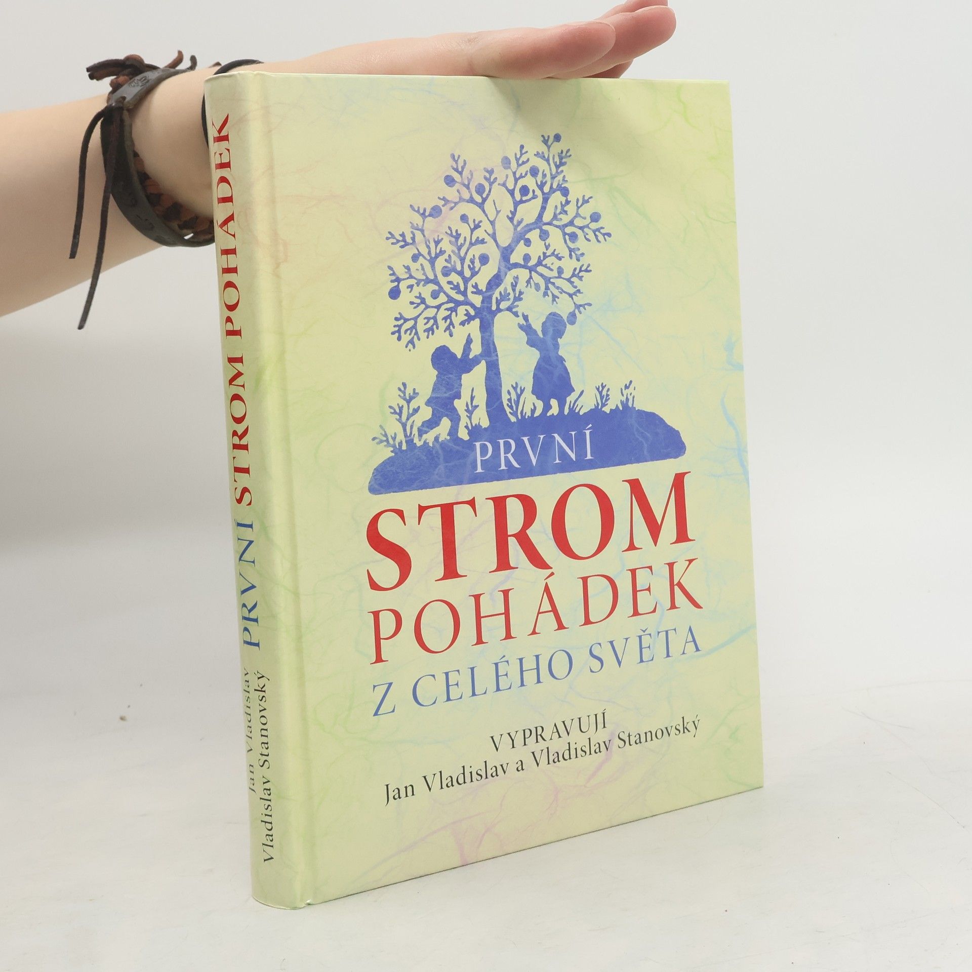 První strom pohádek z celého světa