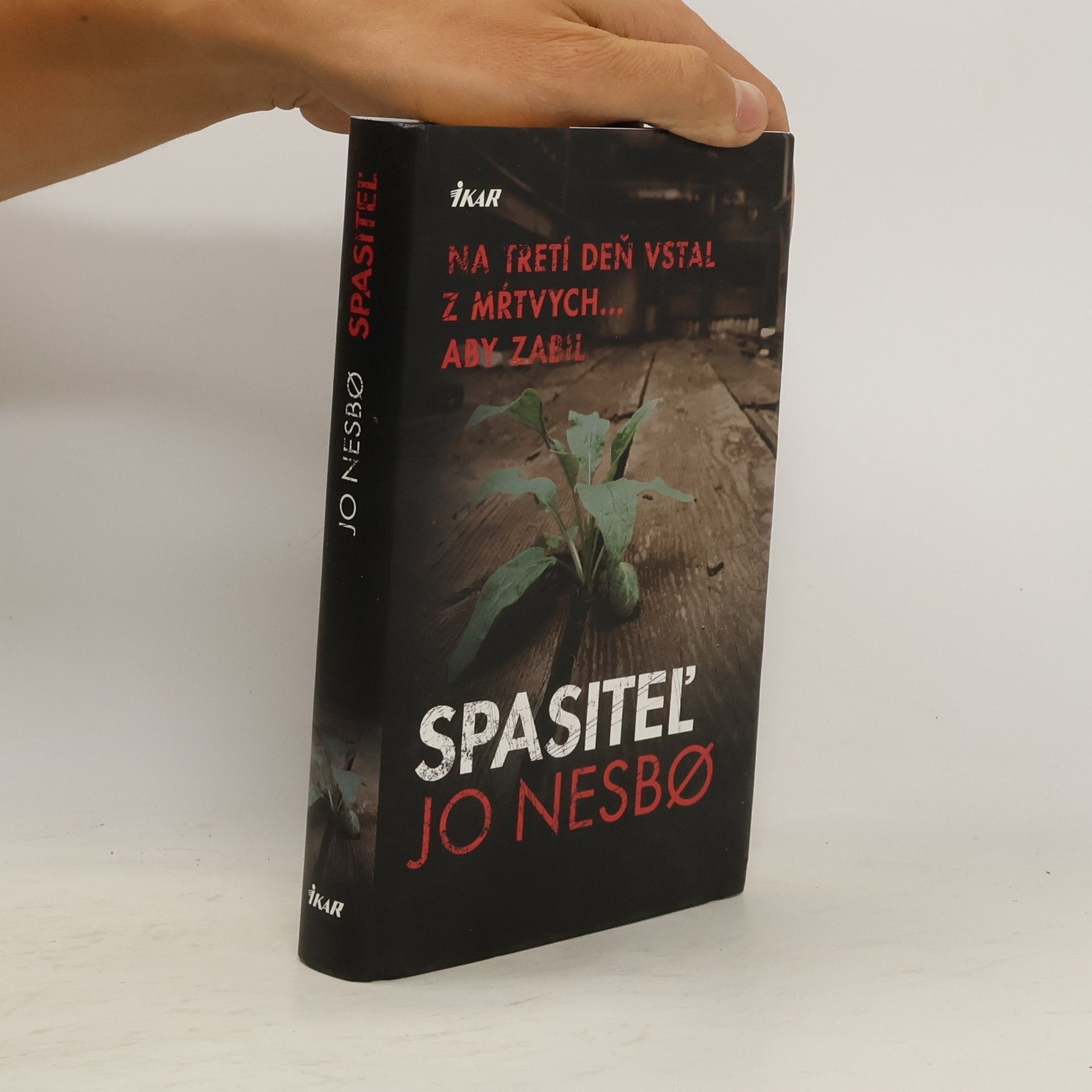 Jo Nesbø Spasitel'