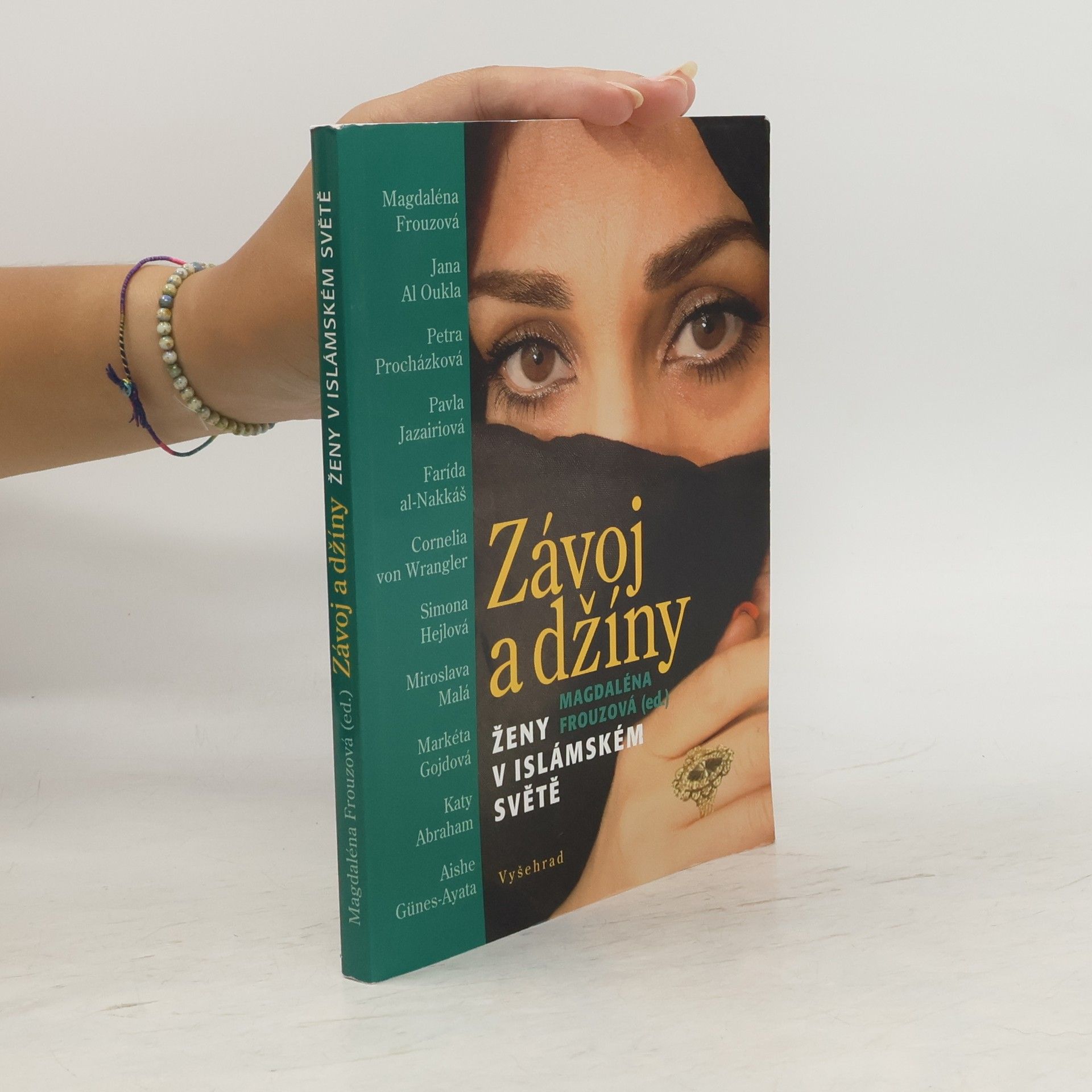 Magdaléna Frouzová Závoj a džíny