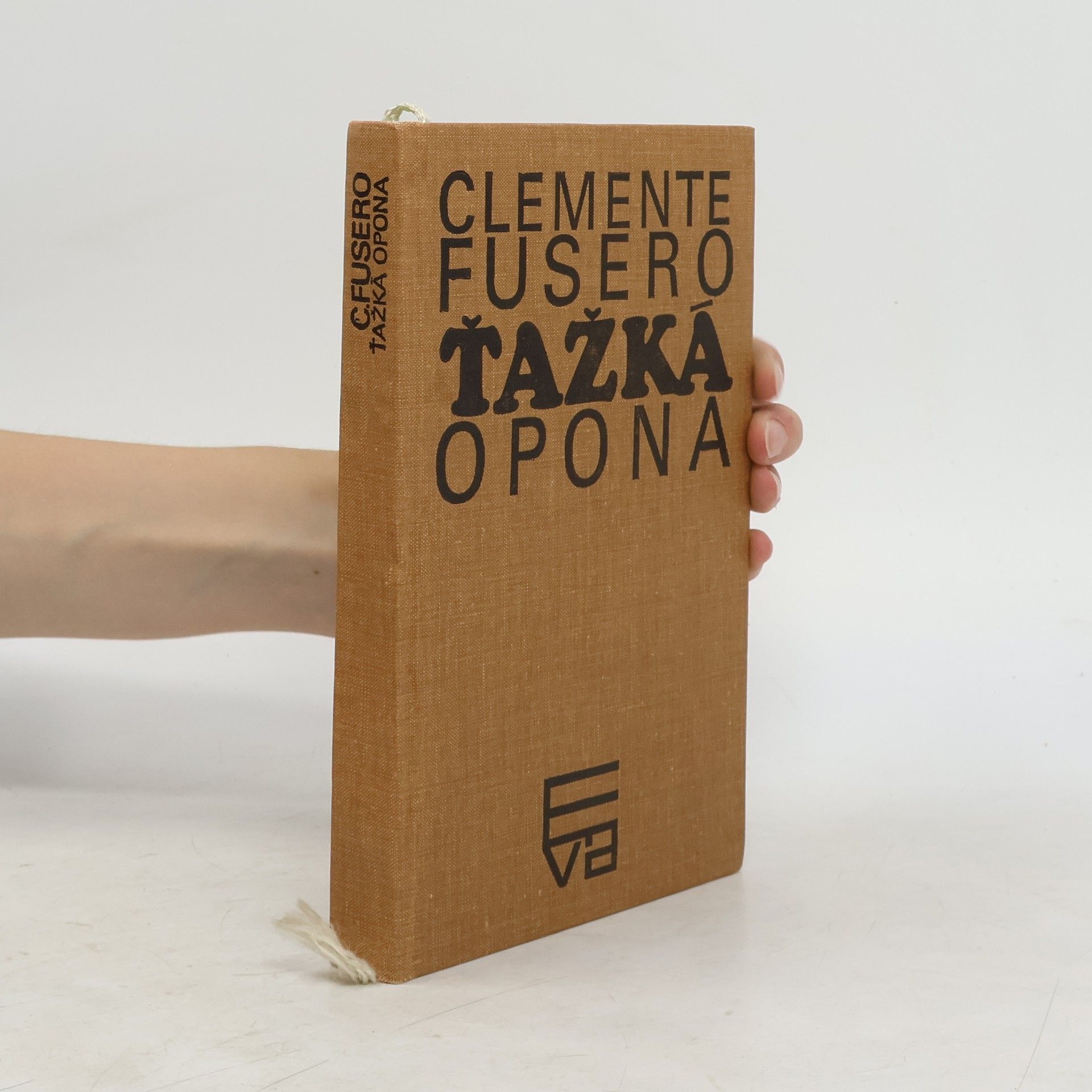 Fusero Clemente Ťažká opona