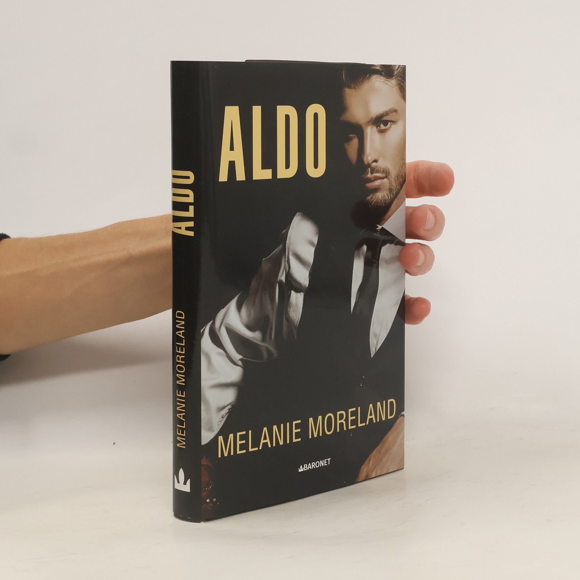 Melanie Moreland Aldo