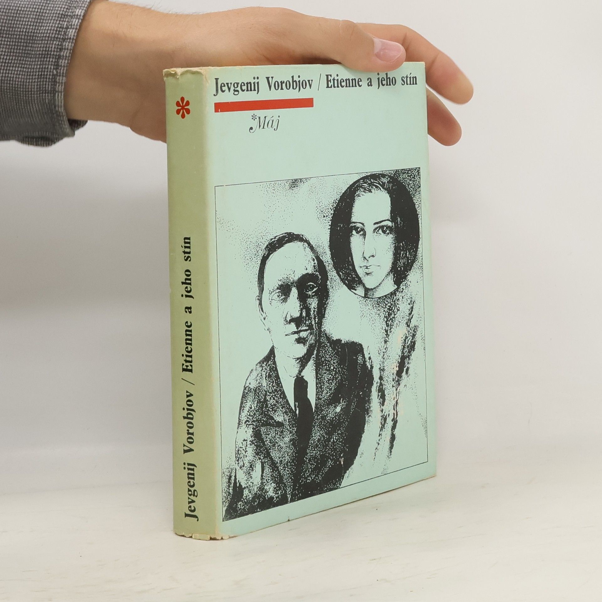 Etienne a jeho stín