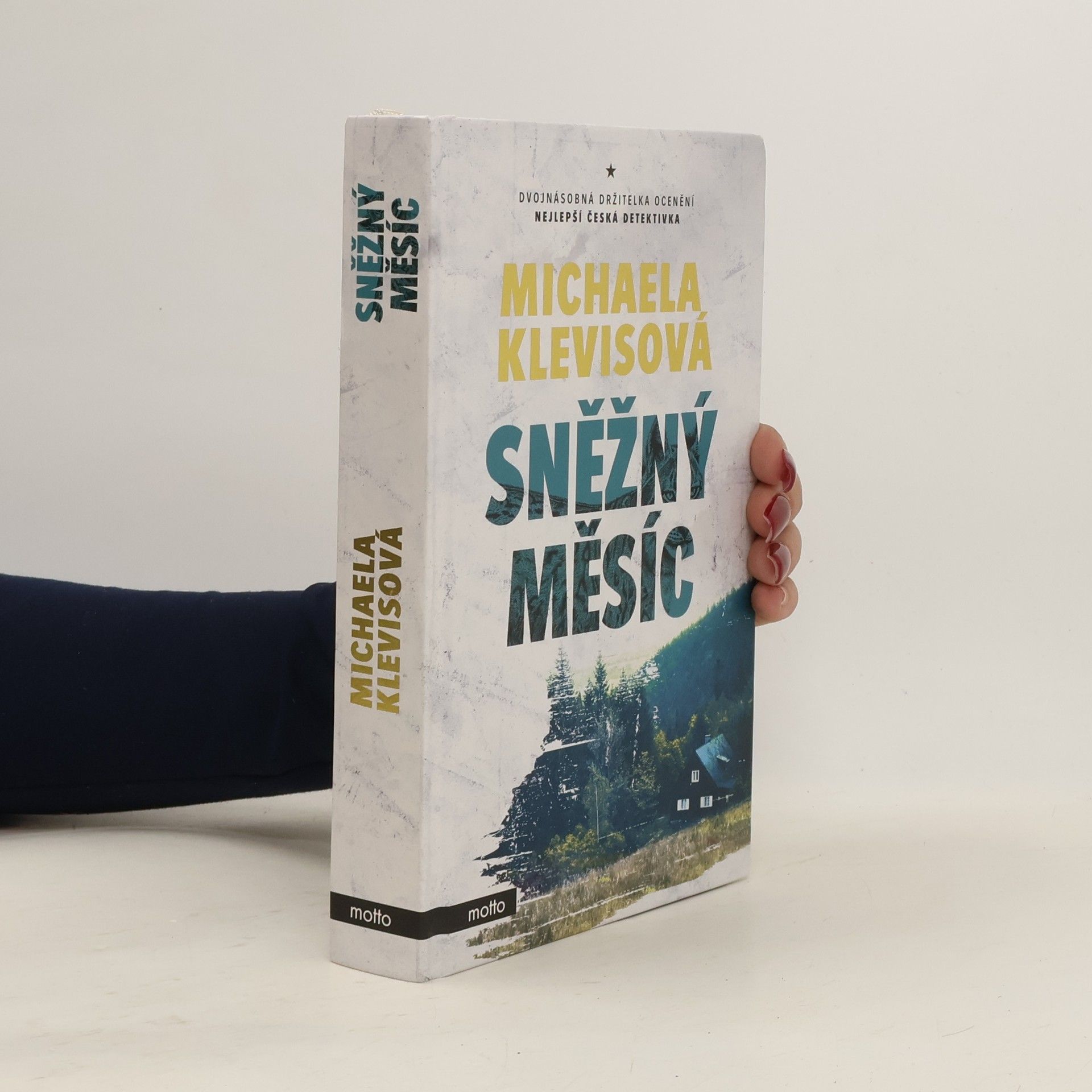 Michaela Klevisová Sněžný měsíc