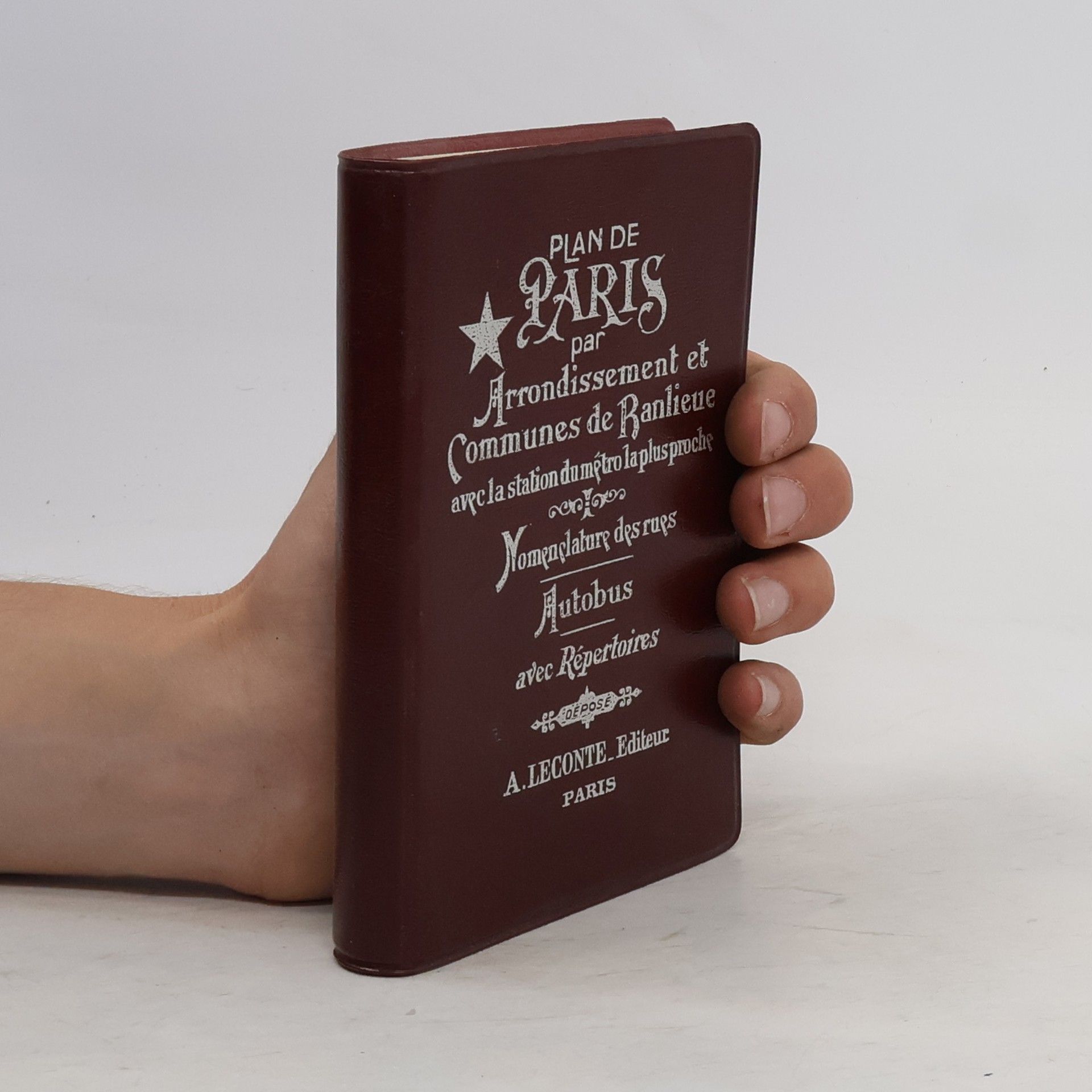 Collectif d'auteurs Plan de Paris par Arrondissement et Communes de Banlieue avec la Station du Métro la plus Proche