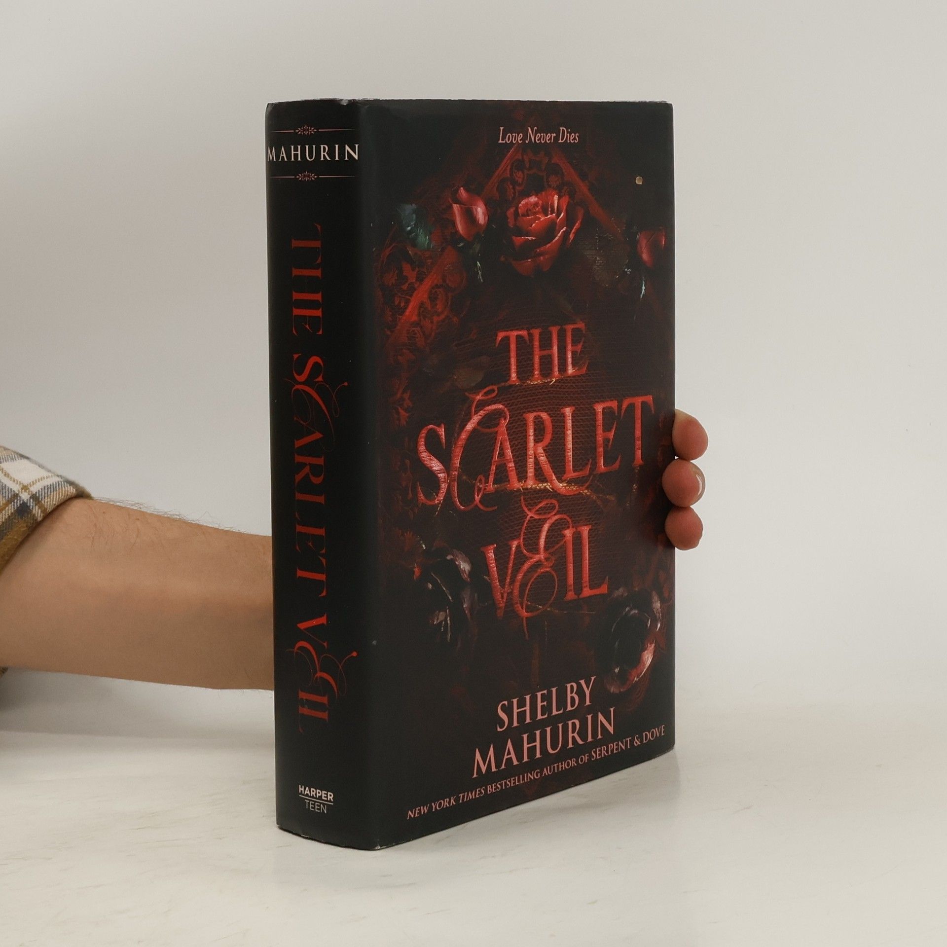 Shelby Mahurinová The Scarlet Veil