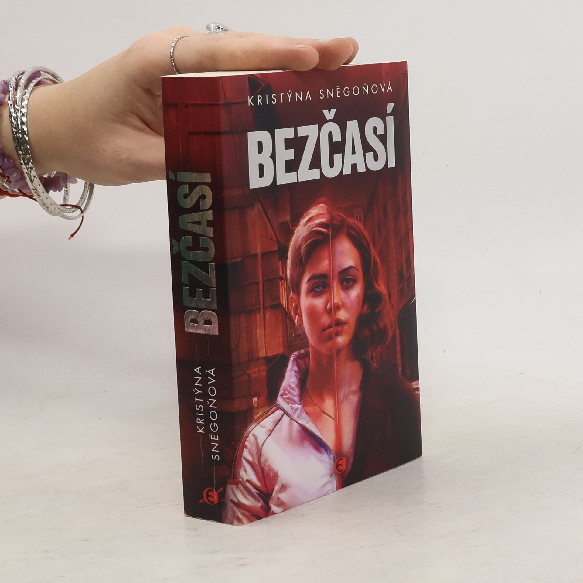 Kristýna Sněgoňová Bezčasí