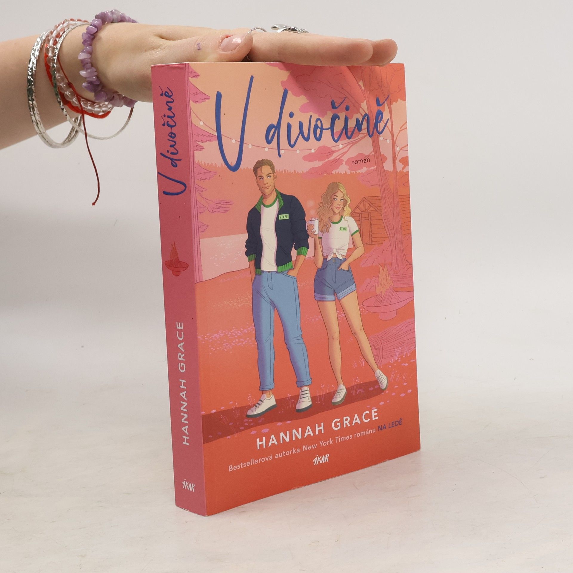 Hannah Grace V divočině