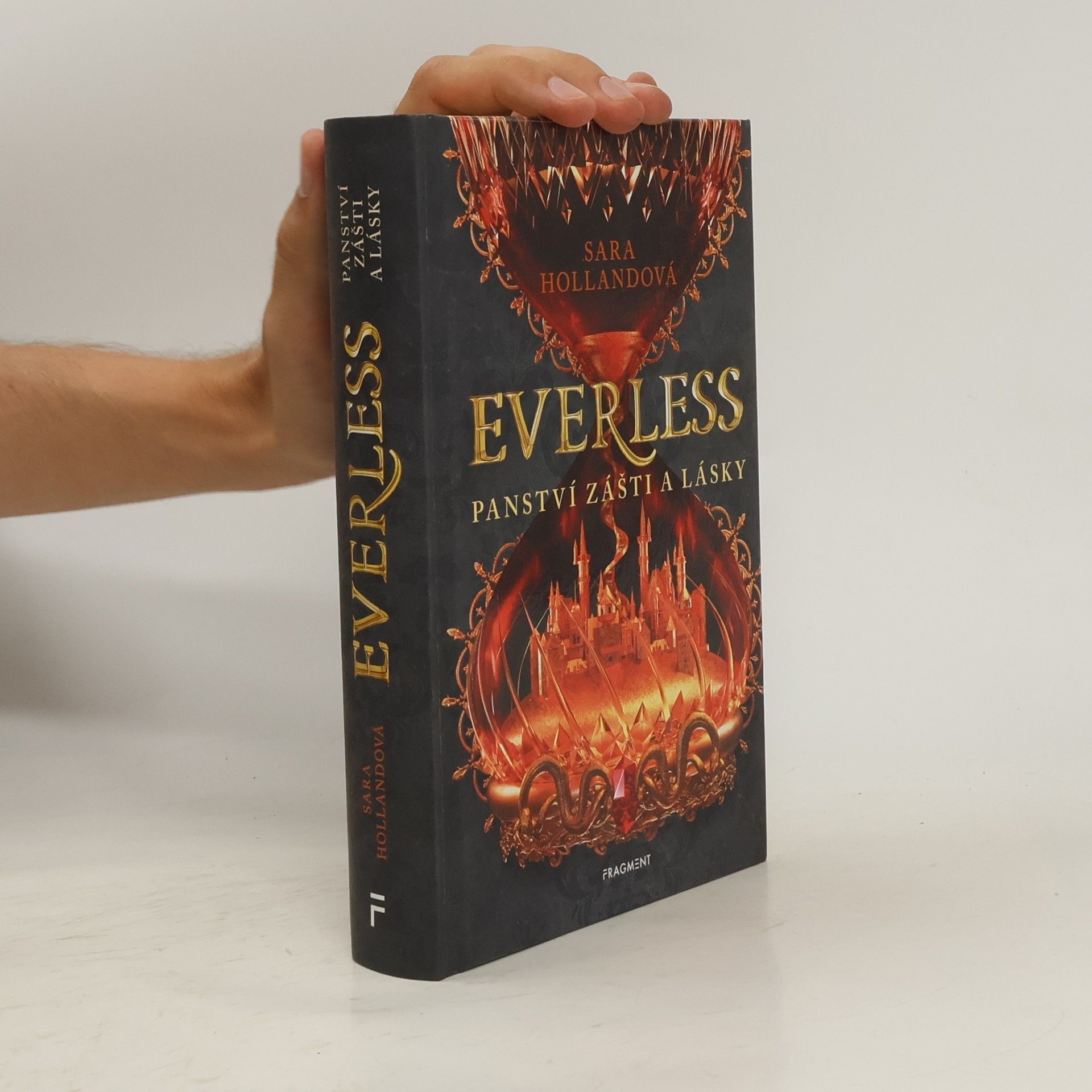 Sara Holland Everless. Panství zášti a lásky