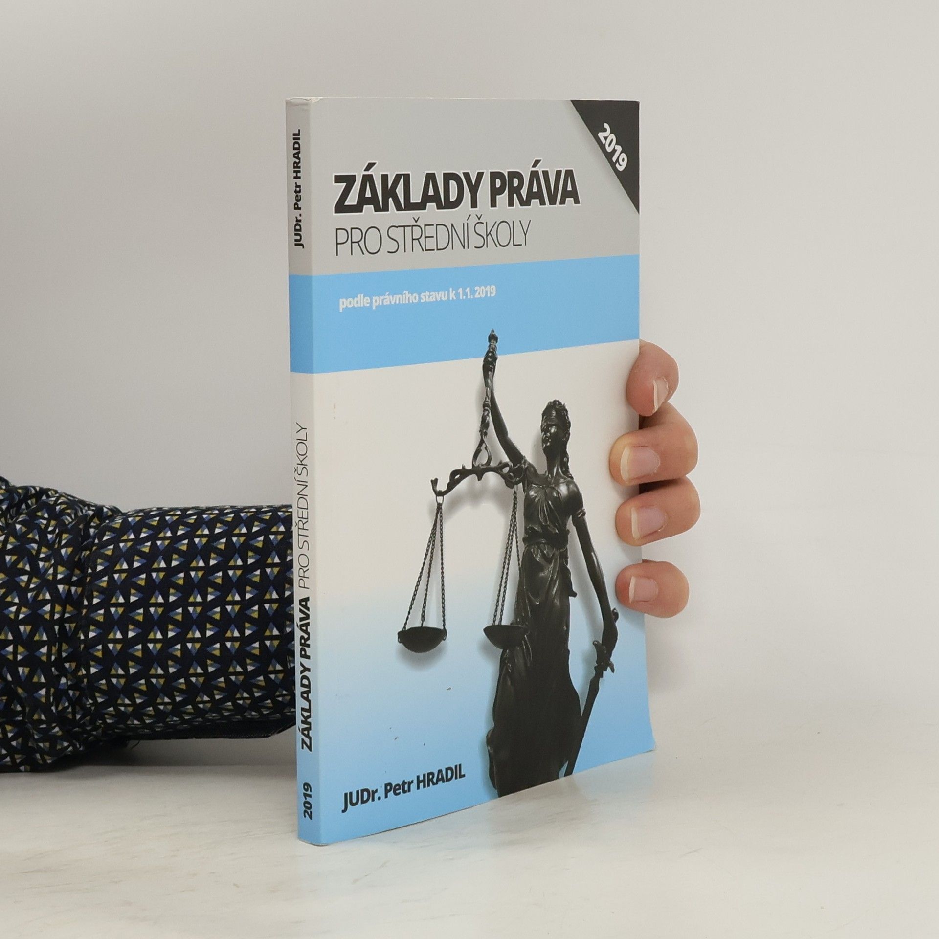 Petr Hradil  Základy práva pro střední školy