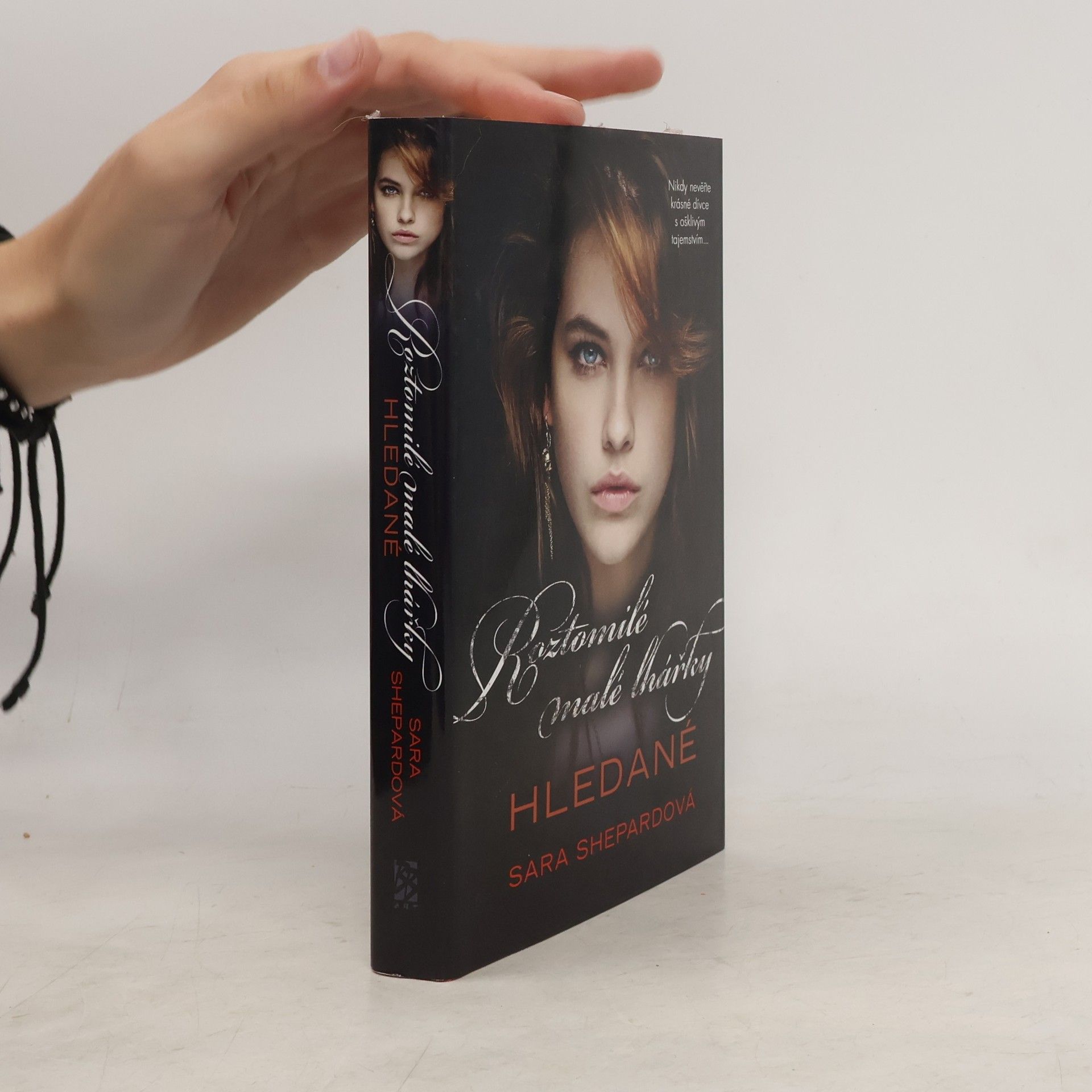 Sara Shepard Roztomilé malé lhářky: Hledané