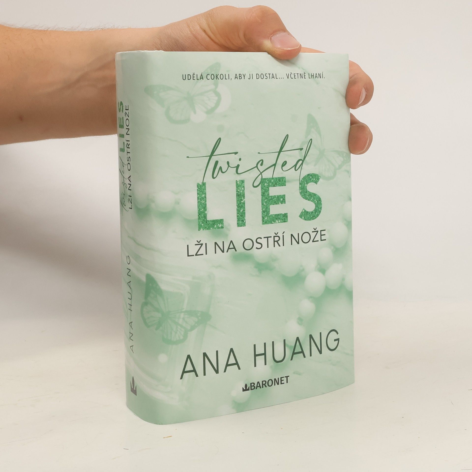 Ana Huang  Twisted Lies. Lži na ostří nože