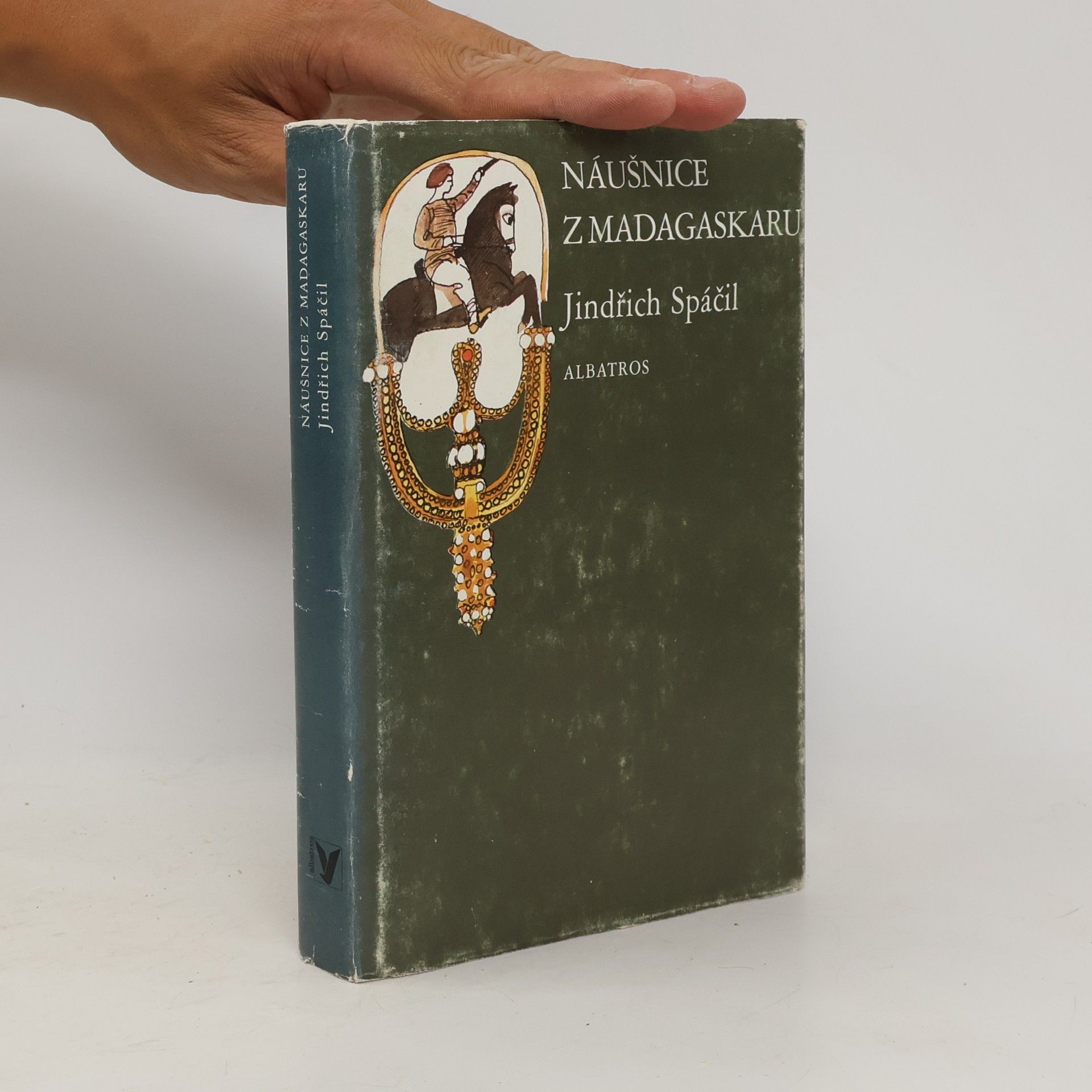 Jindřich Spáčil Náušnice z Madagaskaru