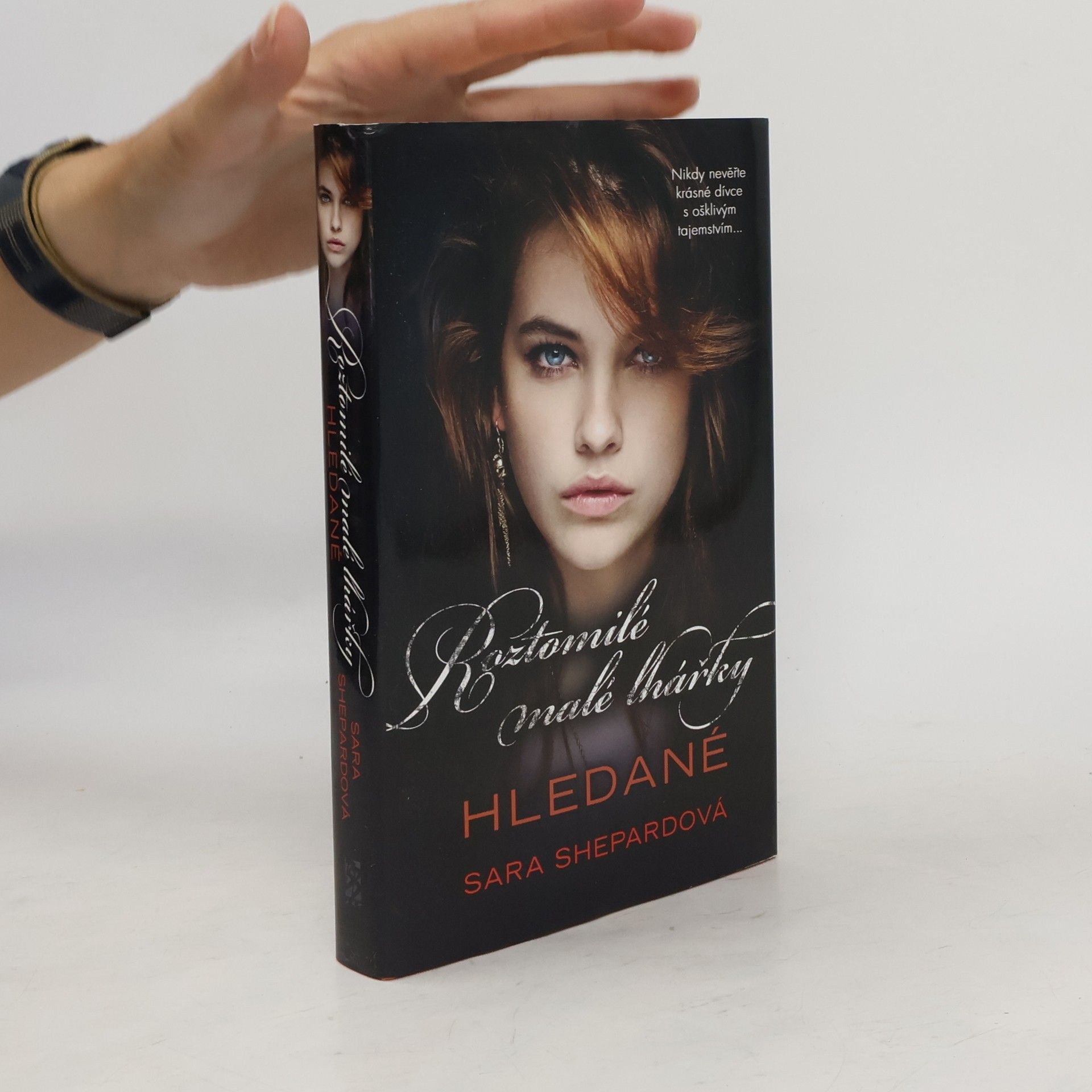 Sara Shepard Roztomilé malé lhářky: Hledané