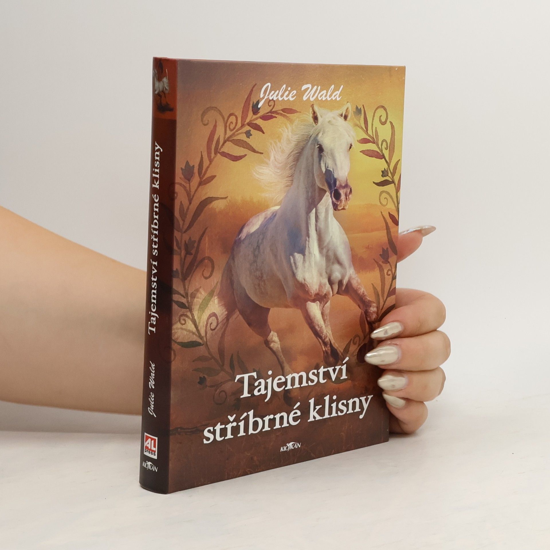 Julie Wald Tajemství stříbrné klisny