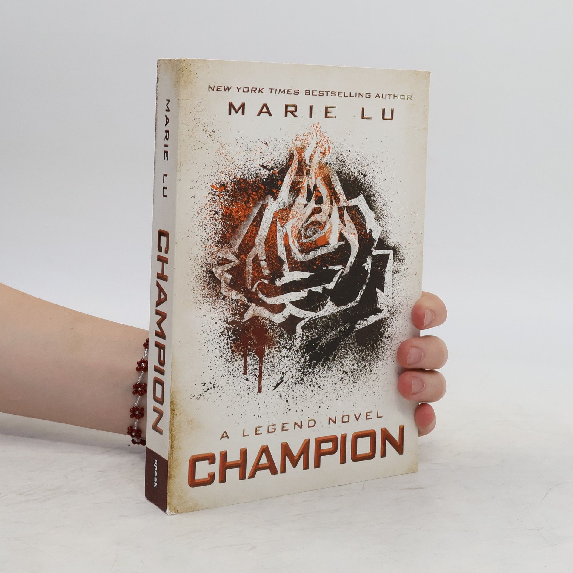 Marie Lu Legend - Champion