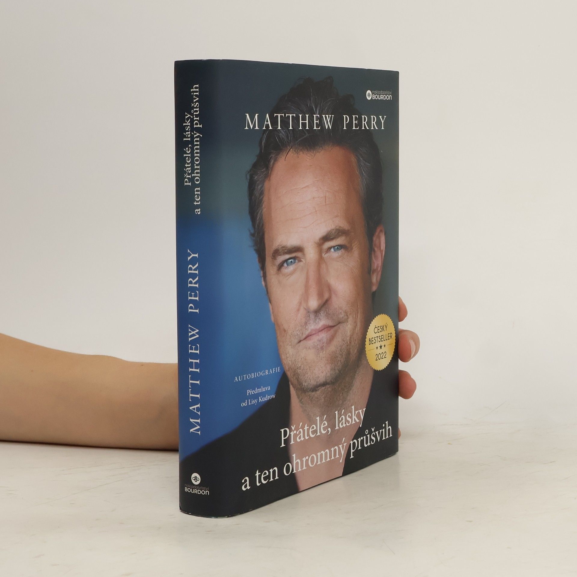 Matthew Perry Přátelé, lásky a ten ohromný průšvih