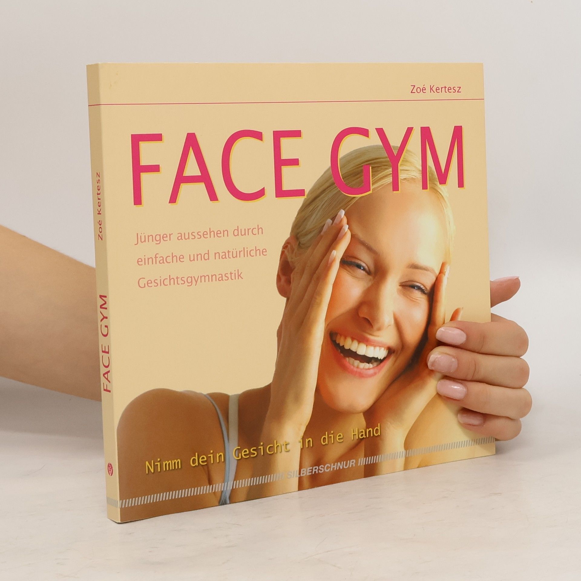 Zoé Kertesz Face Gym