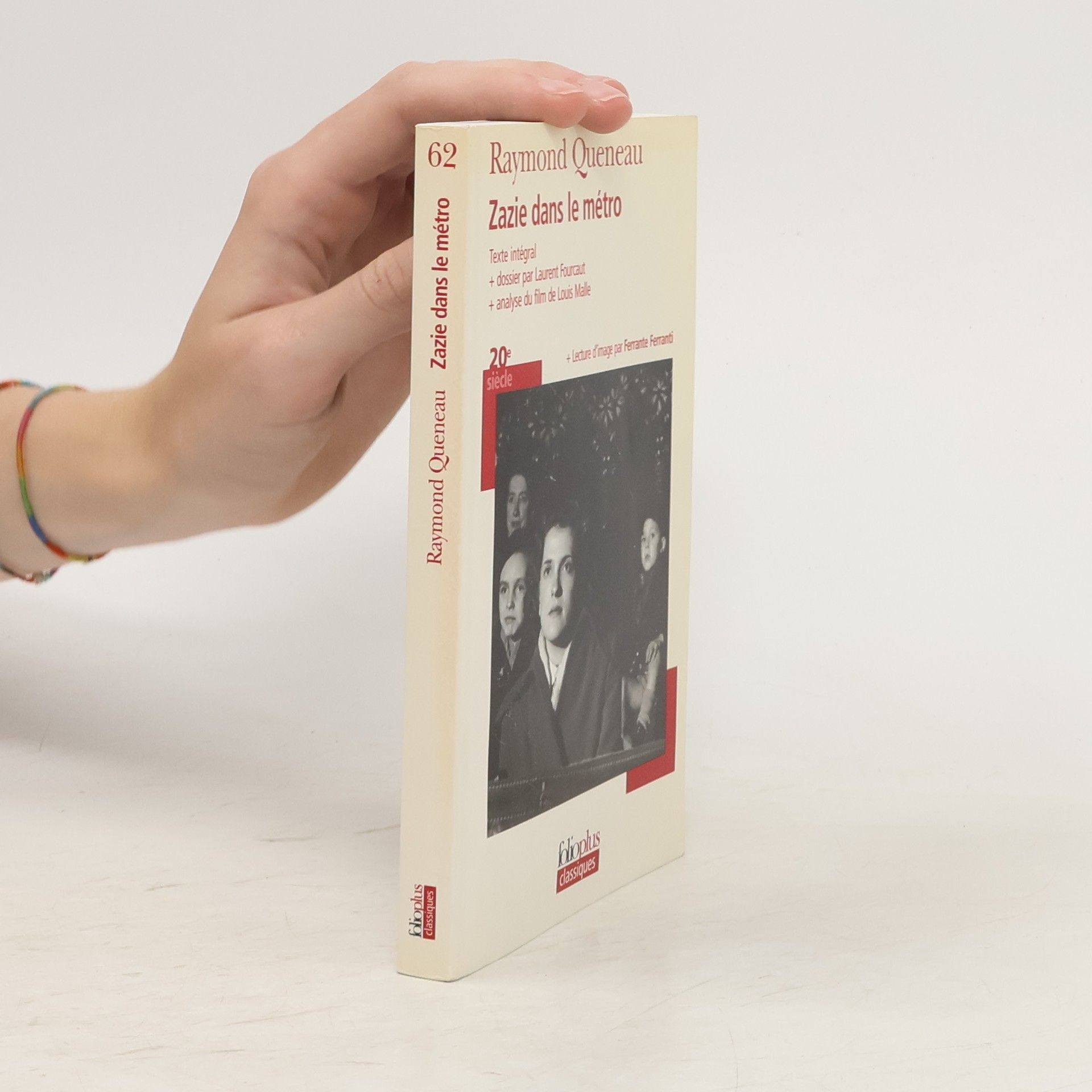 Raymond Queneau Zazie dans le métro - Texte intégral; dossier par Laurent Fourcaut; analyse du film de Louis Malle; lecture d'image par Ferrante Ferranti